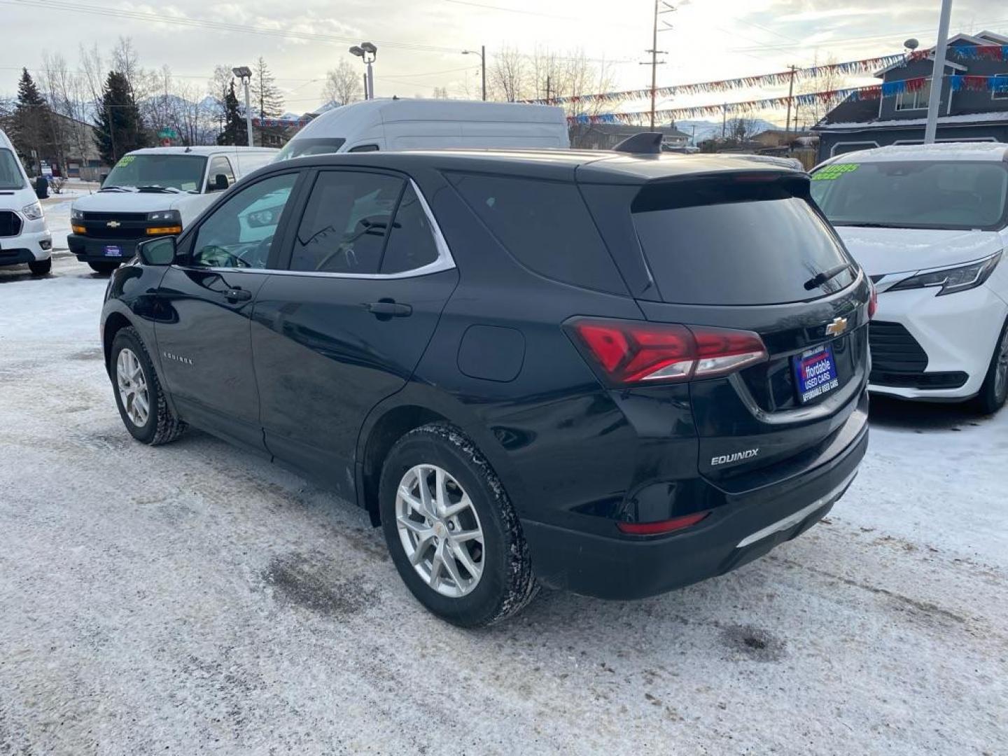 2022 BLACK CHEVROLET EQUINOX LT LT (3GNAXUEV4NL) with an 1.5L engine, Automatic transmission, located at 929 East 8th Ave, Anchorage, AK, 99501, (907) 274-2277, 61.214783, -149.866074 - Photo#2