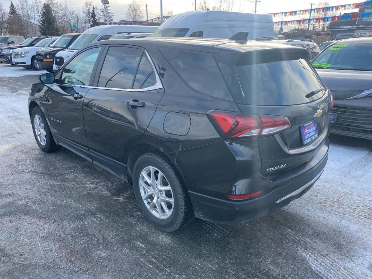 2022 BLACK CHEVROLET EQUINOX LT LT (3GNAXKEV1NL) with an 1.5L engine, Automatic transmission, located at 929 East 8th Ave, Anchorage, AK, 99501, (907) 274-2277, 61.214783, -149.866074 - Photo#2