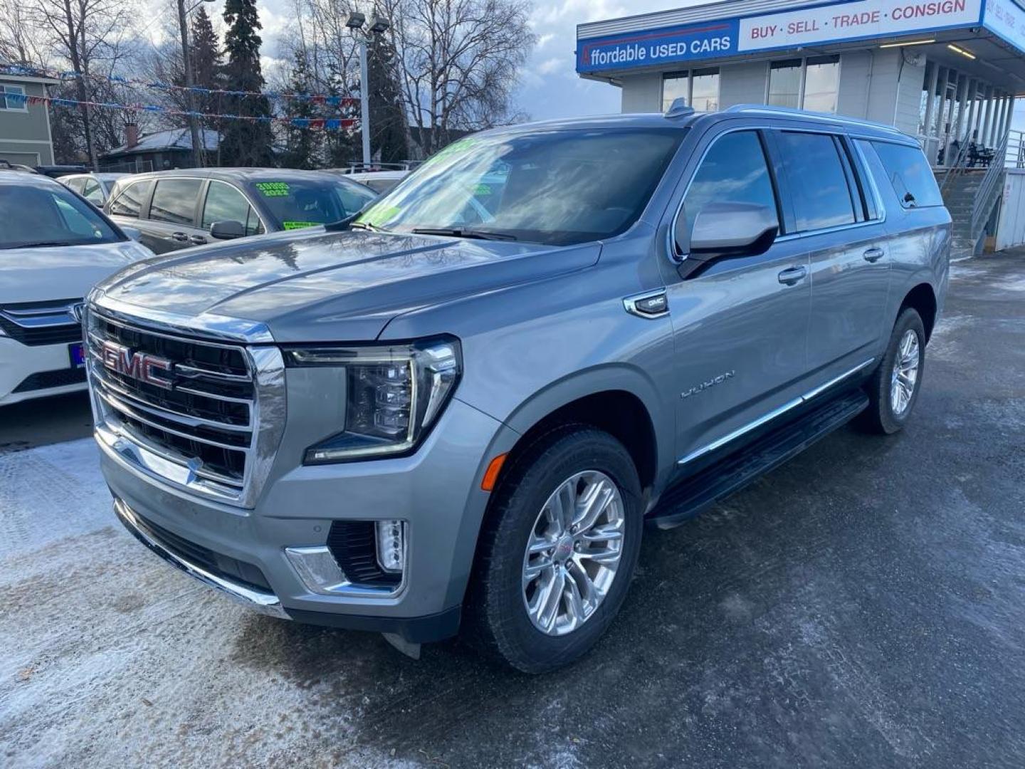 2023 GRAY GMC YUKON XL 1500 SLT (1GKS2GKD7PR) with an 5.3L engine, Automatic transmission, located at 929 East 8th Ave, Anchorage, AK, 99501, (907) 274-2277, 61.214783, -149.866074 - Photo#0