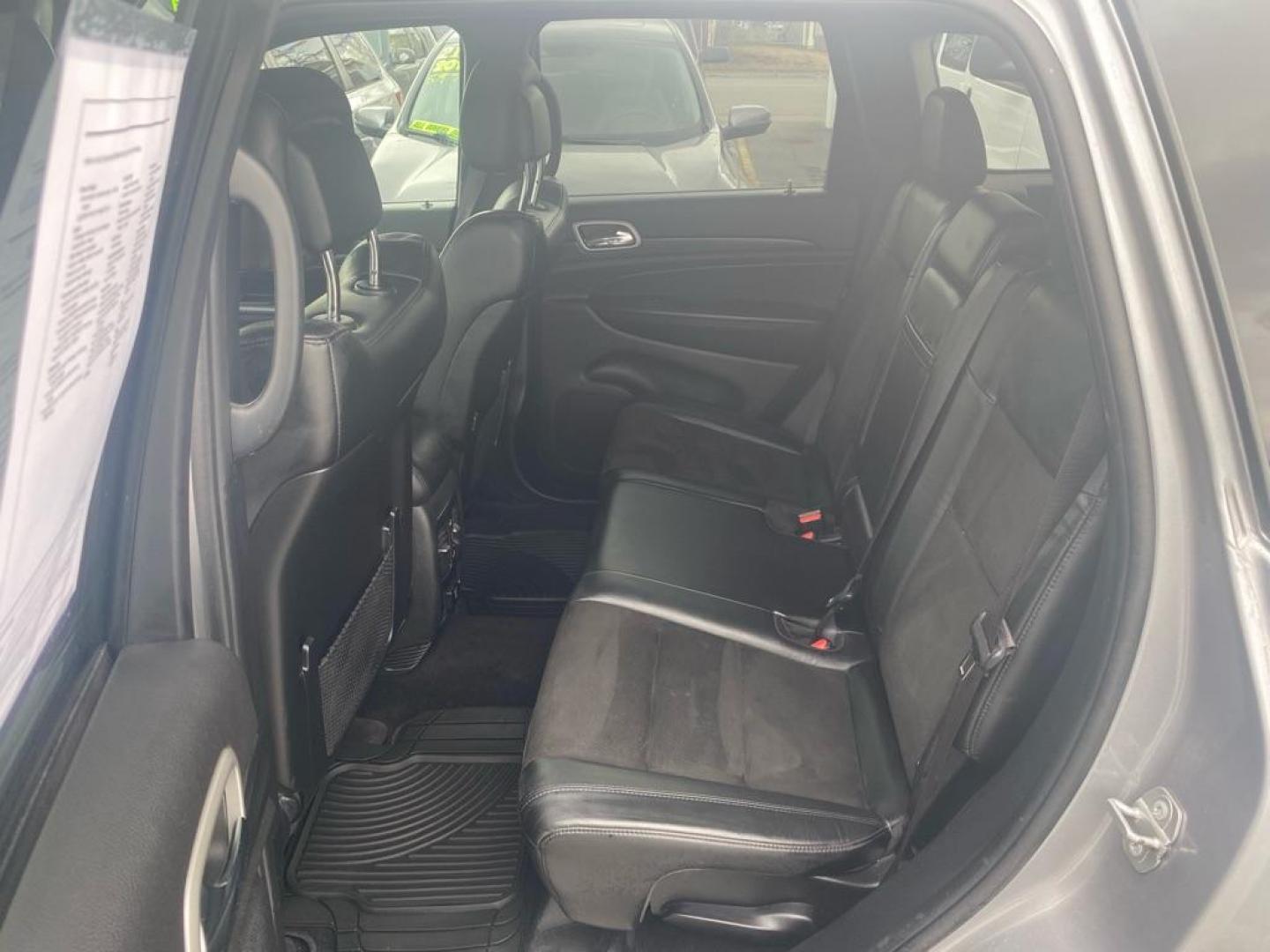 2021 SILVER JEEP GRAND CHEROKEE LAREDO (1C4RJFAG1MC) with an 3.6L engine, Automatic transmission, located at 929 East 8th Ave, Anchorage, AK, 99501, (907) 274-2277, 61.214783, -149.866074 - Photo#3