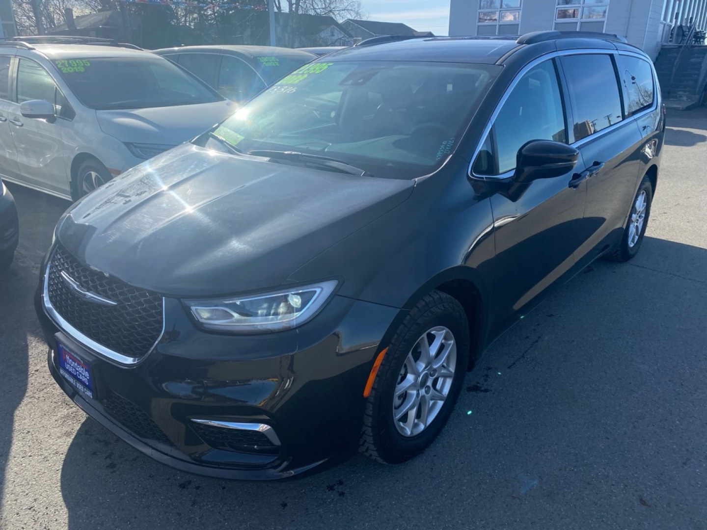 2022 BLACK CHRYSLER PACIFICA TOURING L (2C4RC1BGXNR) with an 3.6L engine, Automatic transmission, located at 929 East 8th Ave, Anchorage, AK, 99501, (907) 274-2277, 61.214783, -149.866074- Photo#0