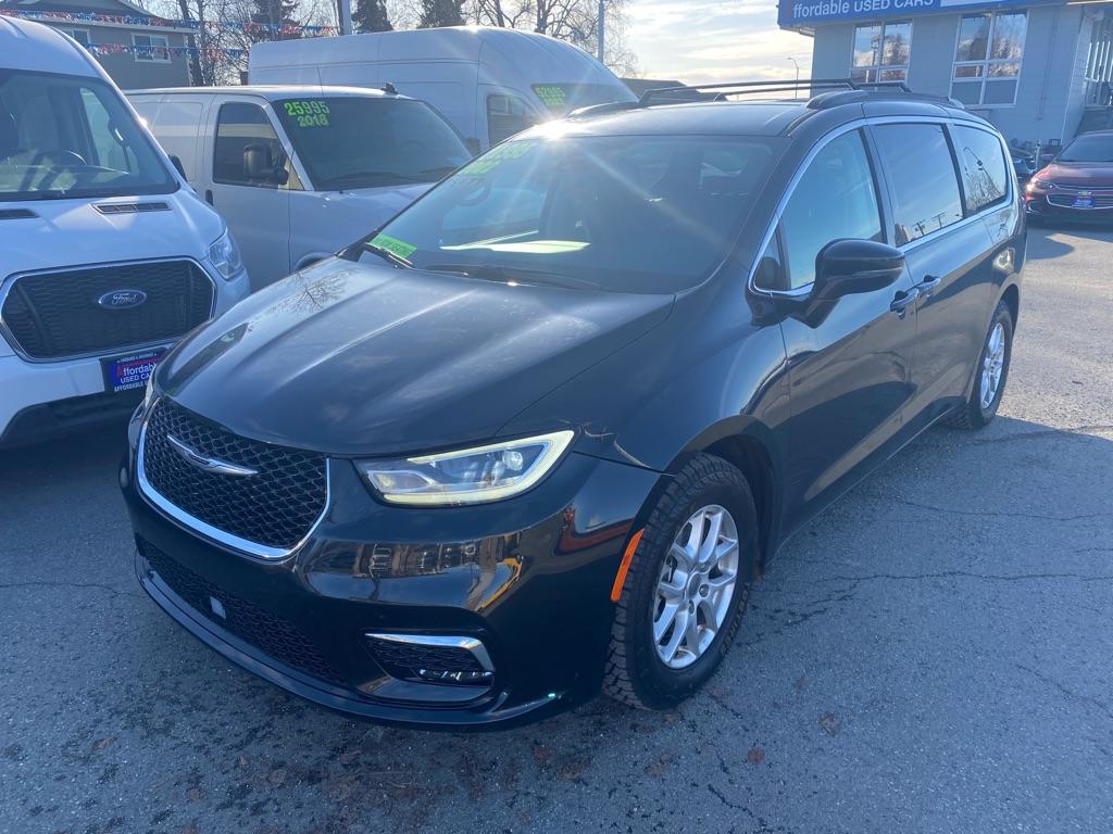 photo of 2022 CHRYSLER PACIFICA TOURING L