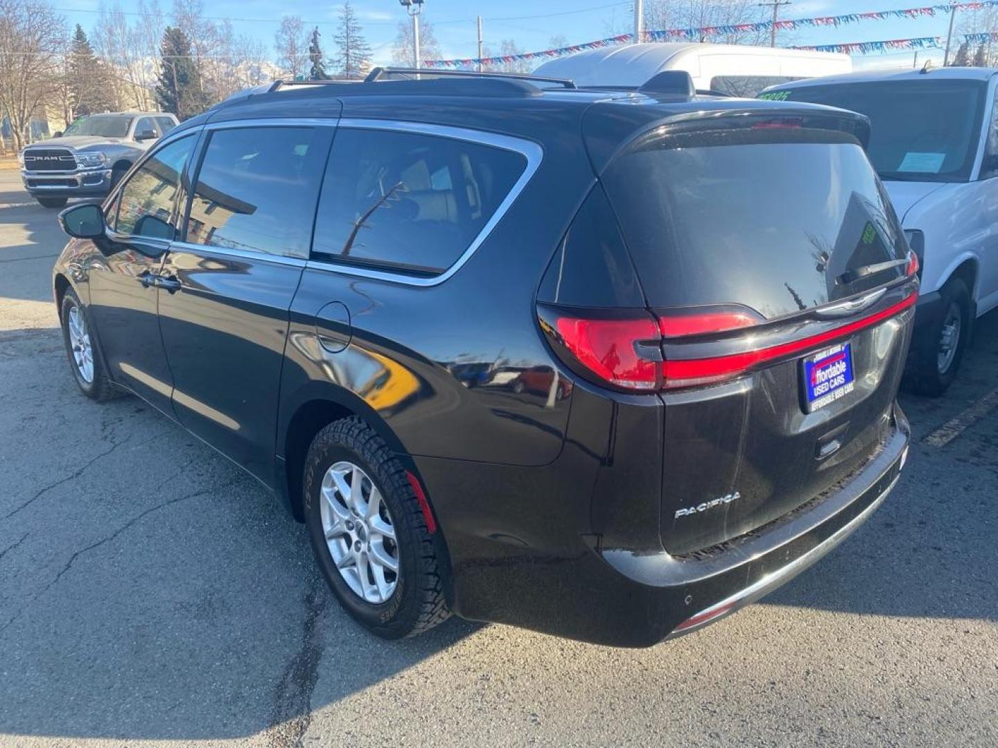 2022 BLACK CHRYSLER PACIFICA TOURING L (2C4RC1BG2NR) with an 3.6L engine, Automatic transmission, located at 929 East 8th Ave, Anchorage, AK, 99501, (907) 274-2277, 61.214783, -149.866074 - Photo#2