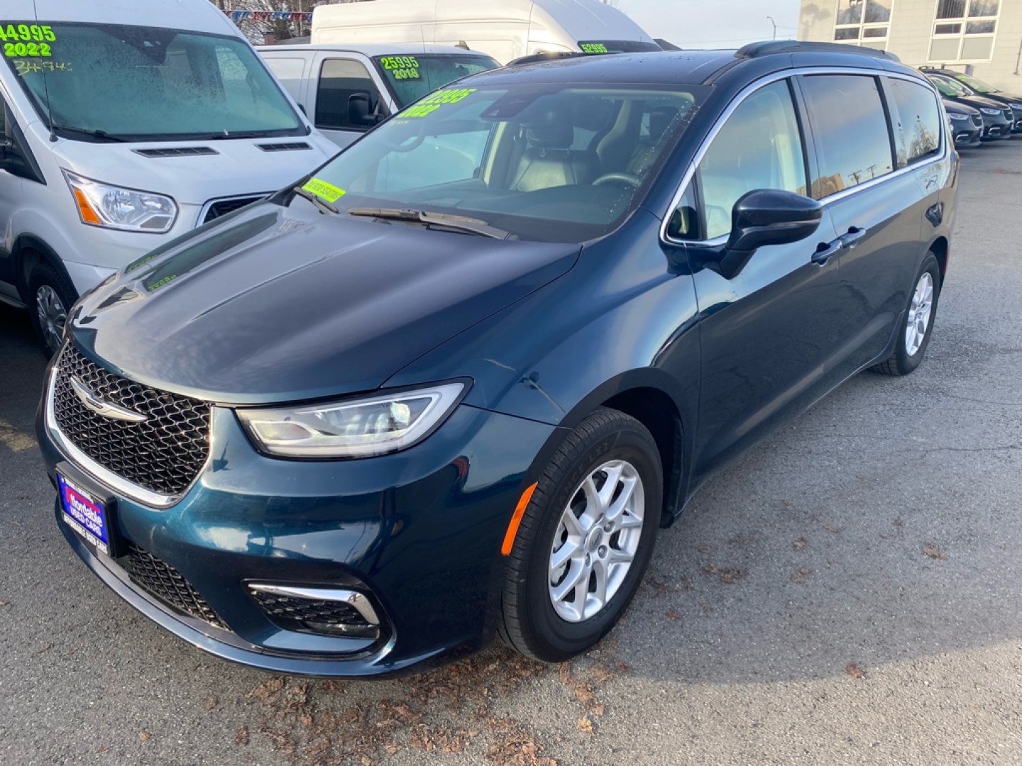 2022 BLUE CHRYSLER PACIFICA TOURING L (2C4RC1BG4NR) with an 3.6L engine, Automatic transmission, located at 929 East 8th Ave, Anchorage, AK, 99501, (907) 274-2277, 61.214783, -149.866074- Photo#0