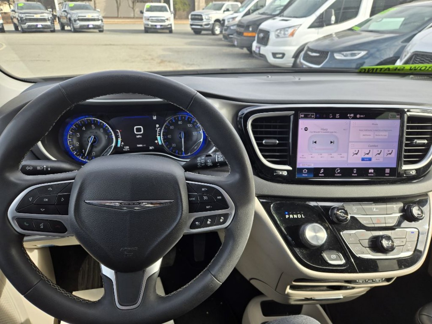 2022 GRAY CHRYSLER PACIFICA TOURING L (2C4RC1BG6NR) with an 3.6L engine, Automatic transmission, located at 929 East 8th Ave, Anchorage, AK, 99501, (907) 274-2277, 61.214783, -149.866074- Photo#4