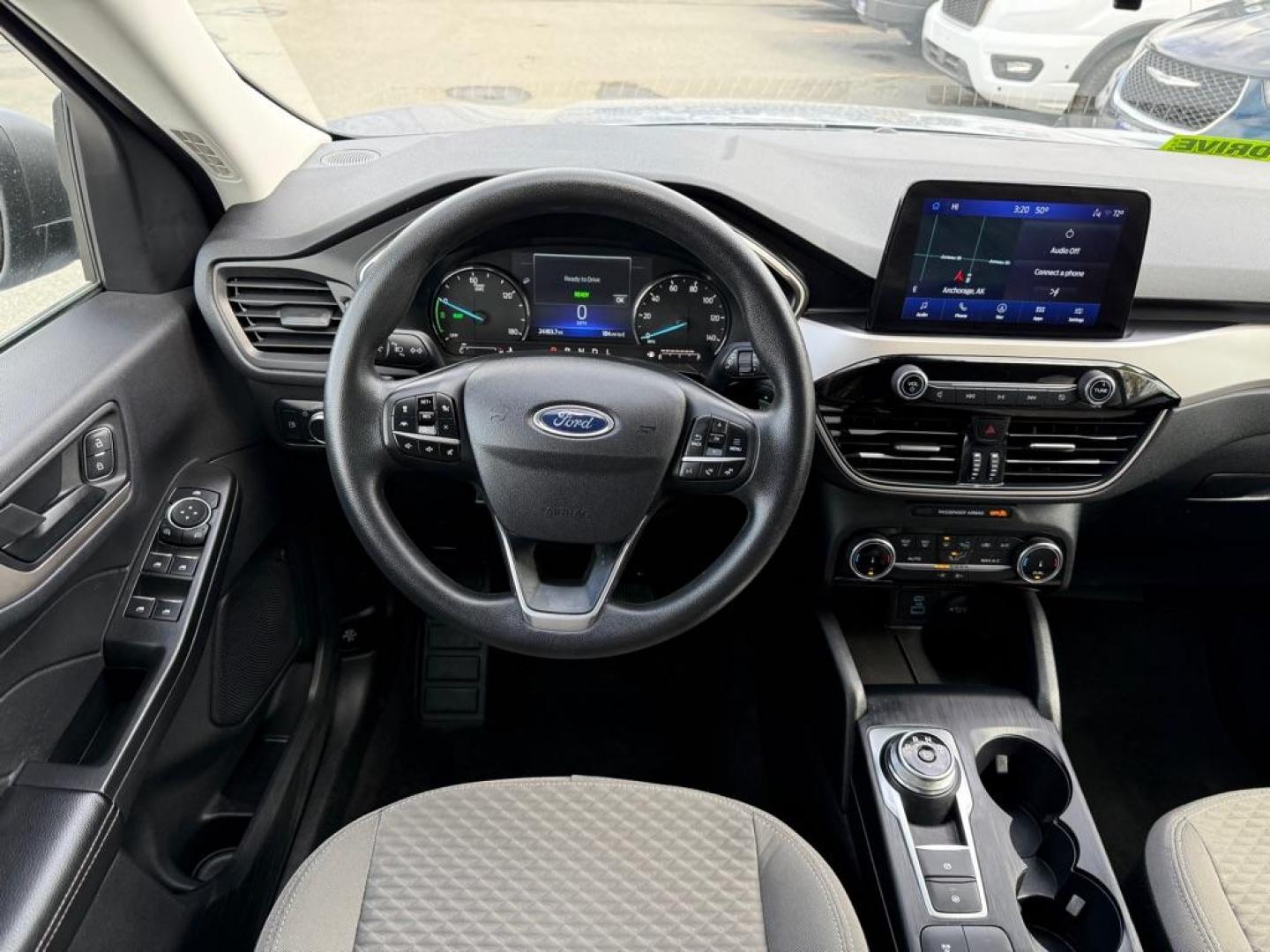 2022 BLUE FORD ESCAPE SE SE (1FMCU9BZ6NU) with an 2.5L engine, Continuously Variable transmission, located at 929 East 8th Ave, Anchorage, AK, 99501, (907) 274-2277, 61.214783, -149.866074 - Photo#4