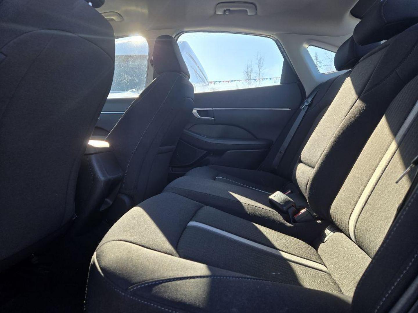 2023 SILVER HYUNDAI SONATA SEL SEL (KMHL64JA6PA) with an 2.5L engine, Automatic transmission, located at 929 East 8th Ave, Anchorage, AK, 99501, (907) 274-2277, 61.214783, -149.866074 - Photo#3