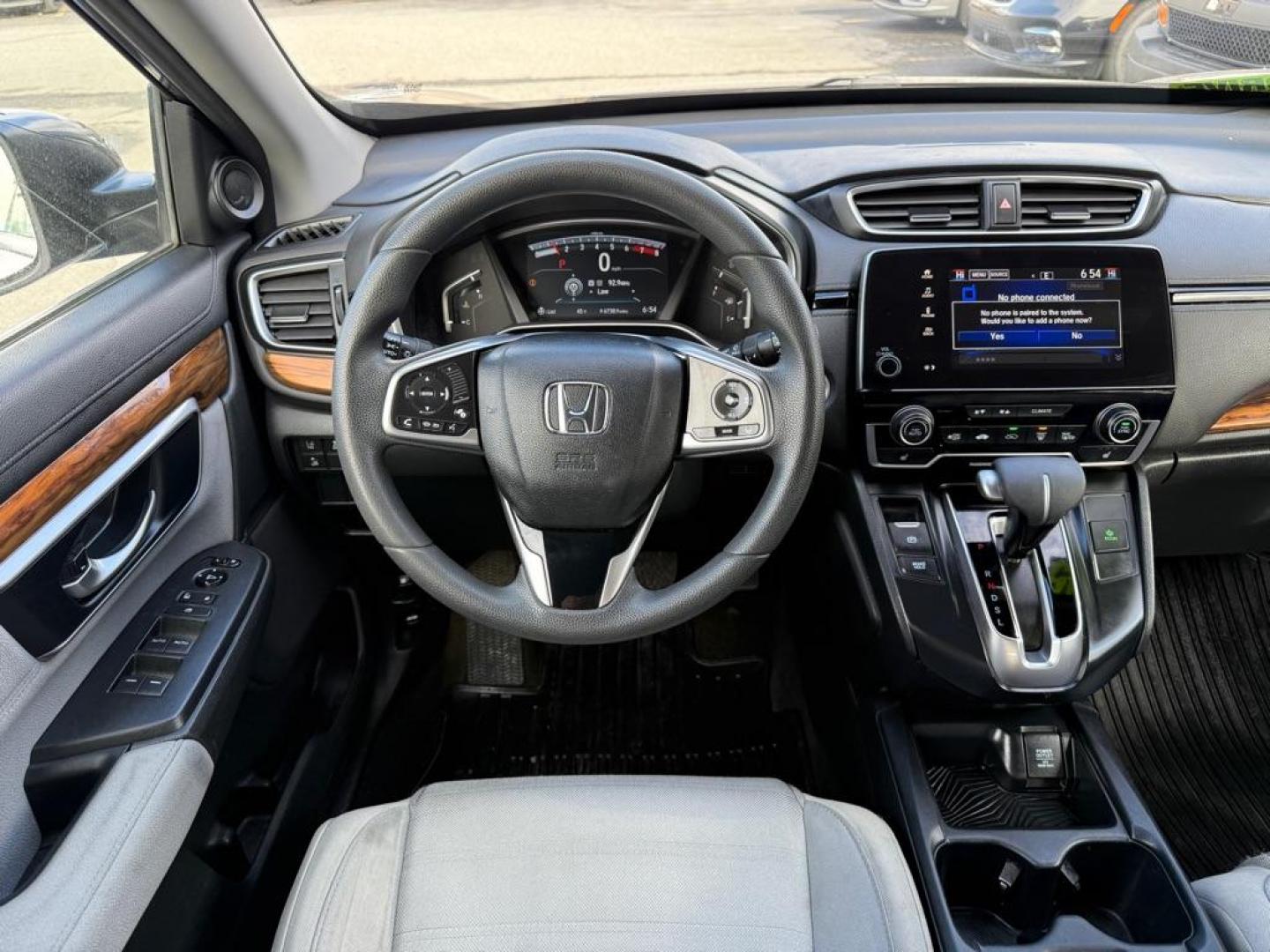 2017 GRAY HONDA CR-V EX (2HKRW2H54HH) with an 1.5L engine, Continuously Variable transmission, located at 929 East 8th Ave, Anchorage, AK, 99501, (907) 274-2277, 61.214783, -149.866074 - Photo#4