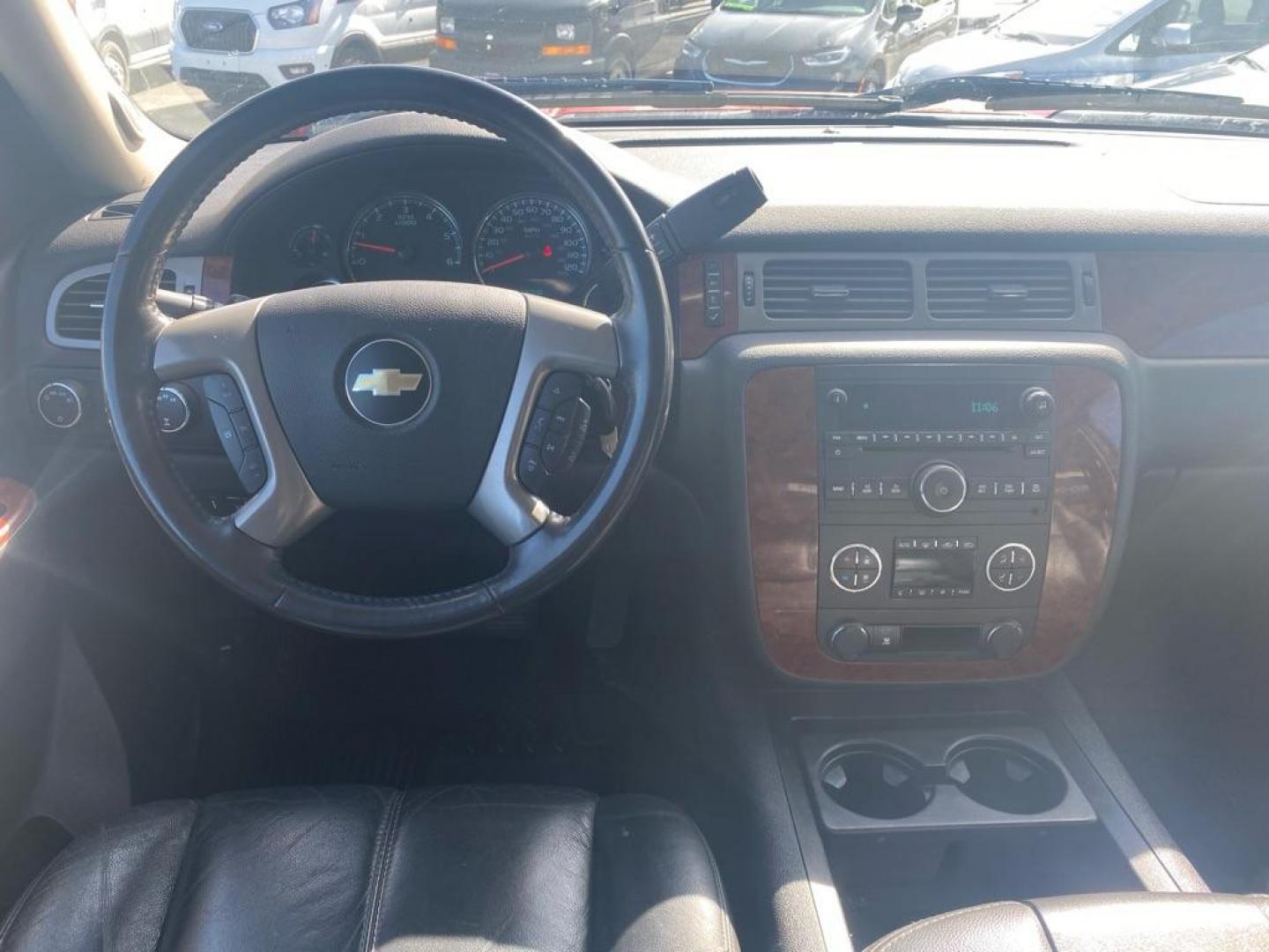 2011 RED CHEVROLET SILVERADO 1500 LTZ (3GCPKTE3XBG) with an 5.3L engine, Automatic transmission, located at 929 East 8th Ave, Anchorage, AK, 99501, (907) 274-2277, 61.214783, -149.866074 - Photo#4