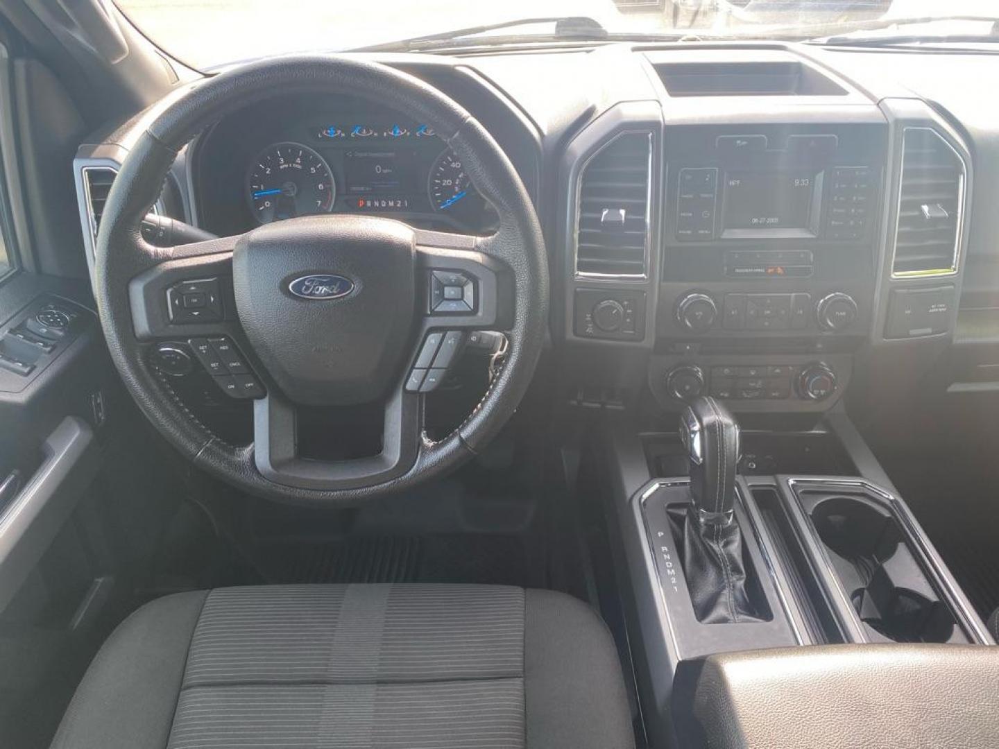2015 BLUE FORD F150 SUPERCREW XLT (1FTFW1EG8FF) with an 3.5L engine, Automatic transmission, located at 929 East 8th Ave, Anchorage, AK, 99501, (907) 274-2277, 61.214783, -149.866074 - Photo#4