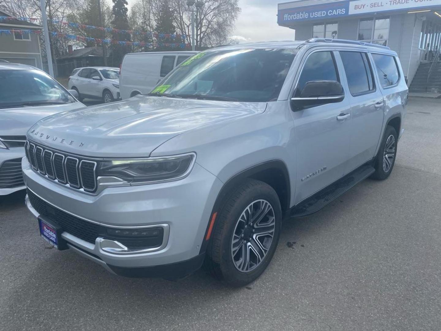 2024 SILVER JEEP WAGONEER L SERIES II (1C4SJSBP0RS) with an 3.0L engine, Automatic transmission, located at 929 East 8th Ave, Anchorage, AK, 99501, (907) 274-2277, 61.214783, -149.866074 - Photo#0