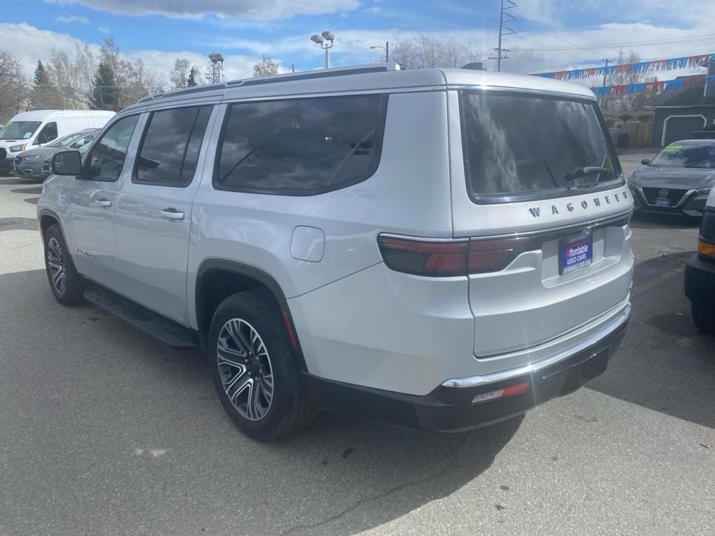 2024 SILVER JEEP WAGONEER L SERIES II (1C4SJSBP0RS) with an 3.0L engine, Automatic transmission, located at 929 East 8th Ave, Anchorage, AK, 99501, (907) 274-2277, 61.214783, -149.866074 - Photo#2