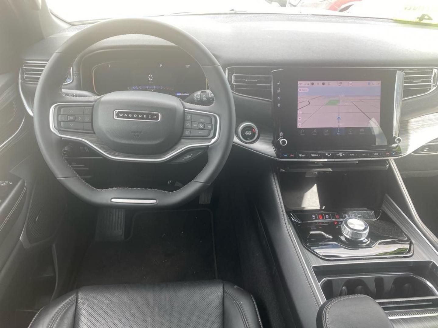 2024 SILVER JEEP WAGONEER L SERIES II (1C4SJSBP0RS) with an 3.0L engine, Automatic transmission, located at 929 East 8th Ave, Anchorage, AK, 99501, (907) 274-2277, 61.214783, -149.866074 - Photo#4