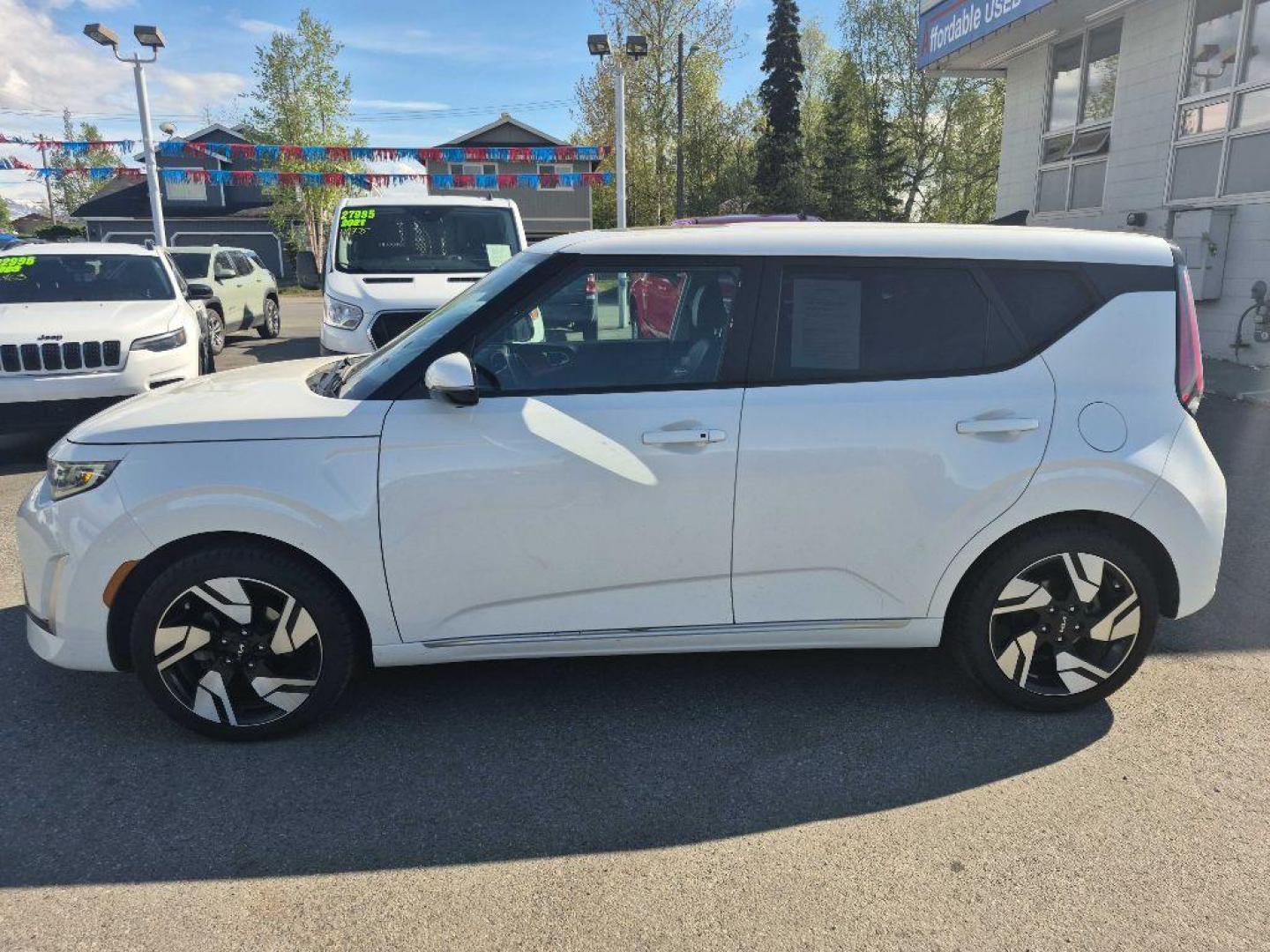 2023 WHITE KIA SOUL GT LINE (KNDJ53AU0P7) with an 2.0L engine, Continuously Variable transmission, located at 929 East 8th Ave, Anchorage, AK, 99501, (907) 274-2277, 61.214783, -149.866074 - Photo#1