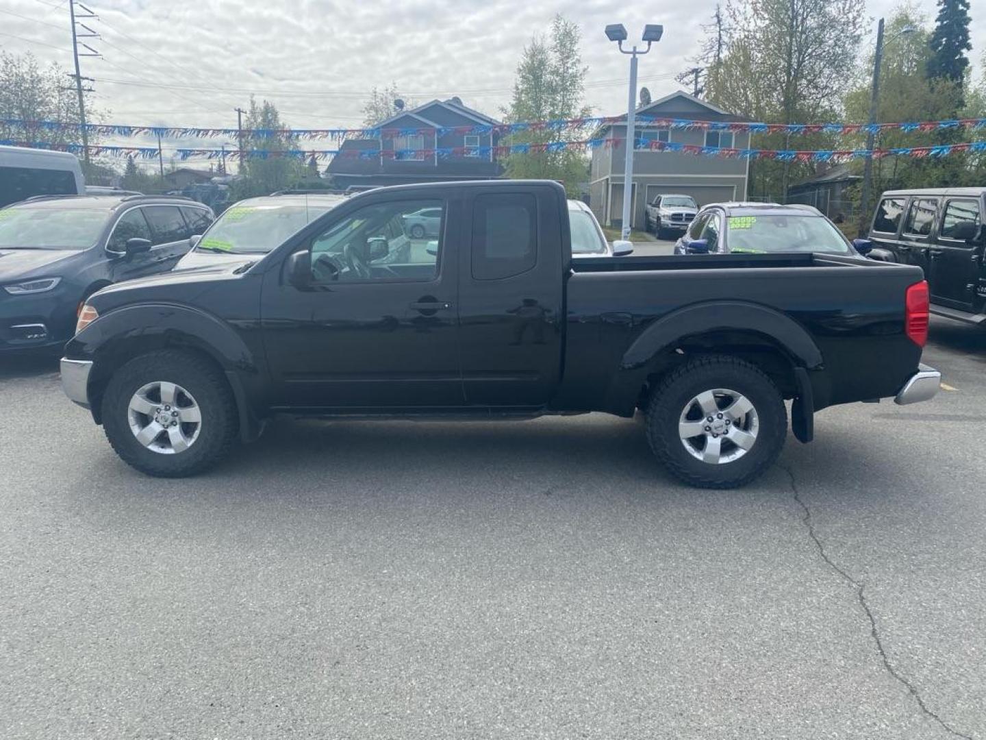 2010 BLACK NISSAN FRONTIER KING CAB SE (1N6AD0CW5AC) with an 4.0L engine, Automatic transmission, located at 929 East 8th Ave, Anchorage, AK, 99501, (907) 274-2277, 61.214783, -149.866074 - Photo#1