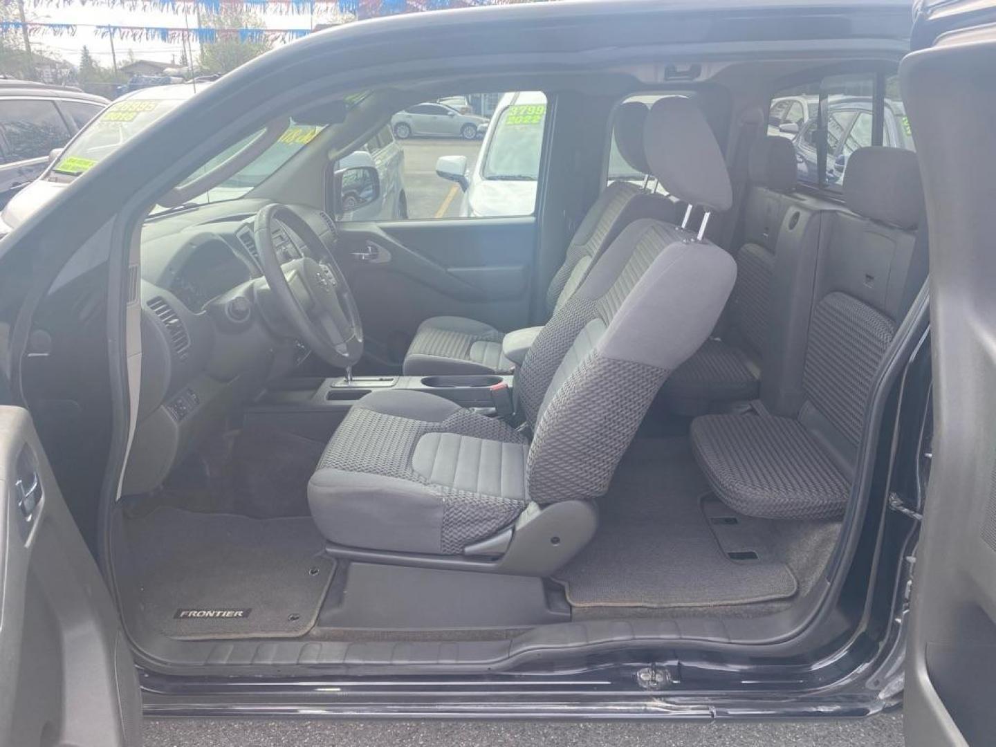 2010 BLACK NISSAN FRONTIER KING CAB SE (1N6AD0CW5AC) with an 4.0L engine, Automatic transmission, located at 929 East 8th Ave, Anchorage, AK, 99501, (907) 274-2277, 61.214783, -149.866074 - Photo#3