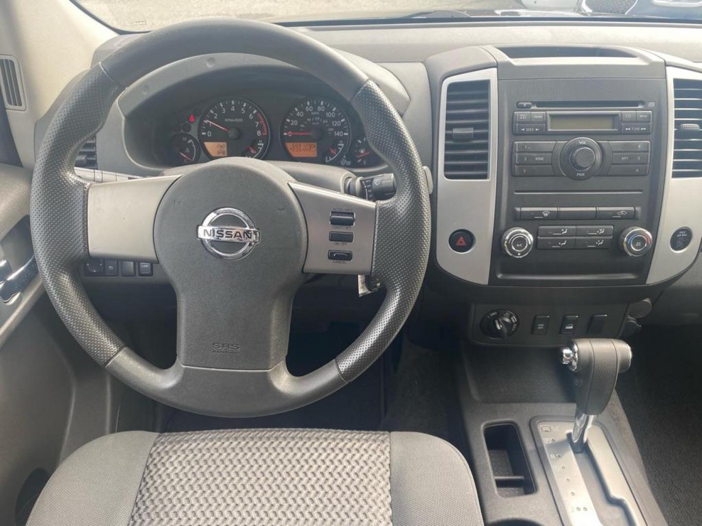 2010 BLACK NISSAN FRONTIER KING CAB SE (1N6AD0CW5AC) with an 4.0L engine, Automatic transmission, located at 929 East 8th Ave, Anchorage, AK, 99501, (907) 274-2277, 61.214783, -149.866074 - Photo#4