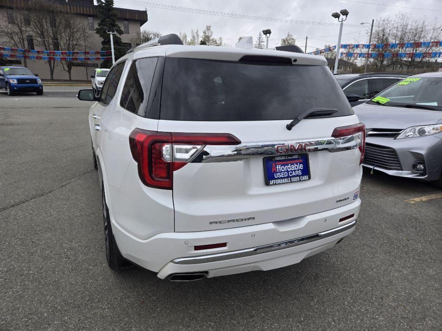 2021 WHITE GMC ACADIA DENALI (1GKKNXLS9MZ) with an 3.6L engine, Automatic transmission, located at 929 East 8th Ave, Anchorage, AK, 99501, (907) 274-2277, 61.214783, -149.866074 - Photo#2