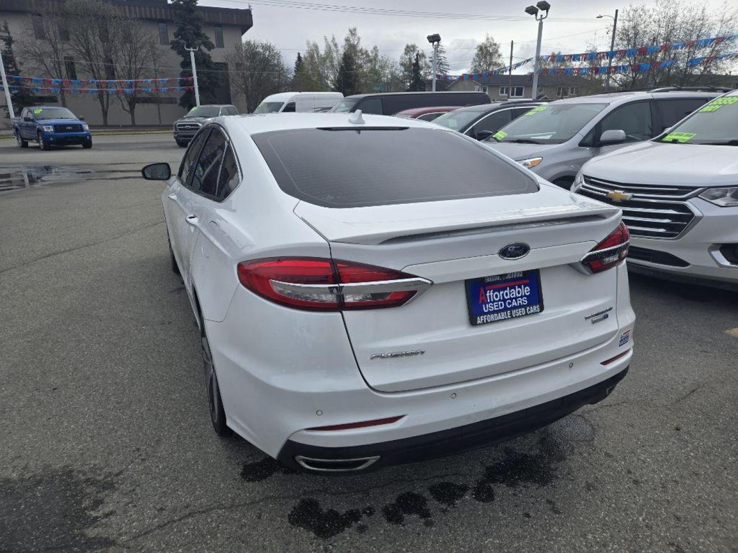 2019 WHITE FORD FUSION TITANIUM (3FA6P0D9XKR) with an 2.0L engine, Automatic transmission, located at 929 East 8th Ave, Anchorage, AK, 99501, (907) 274-2277, 61.214783, -149.866074 - Photo#2