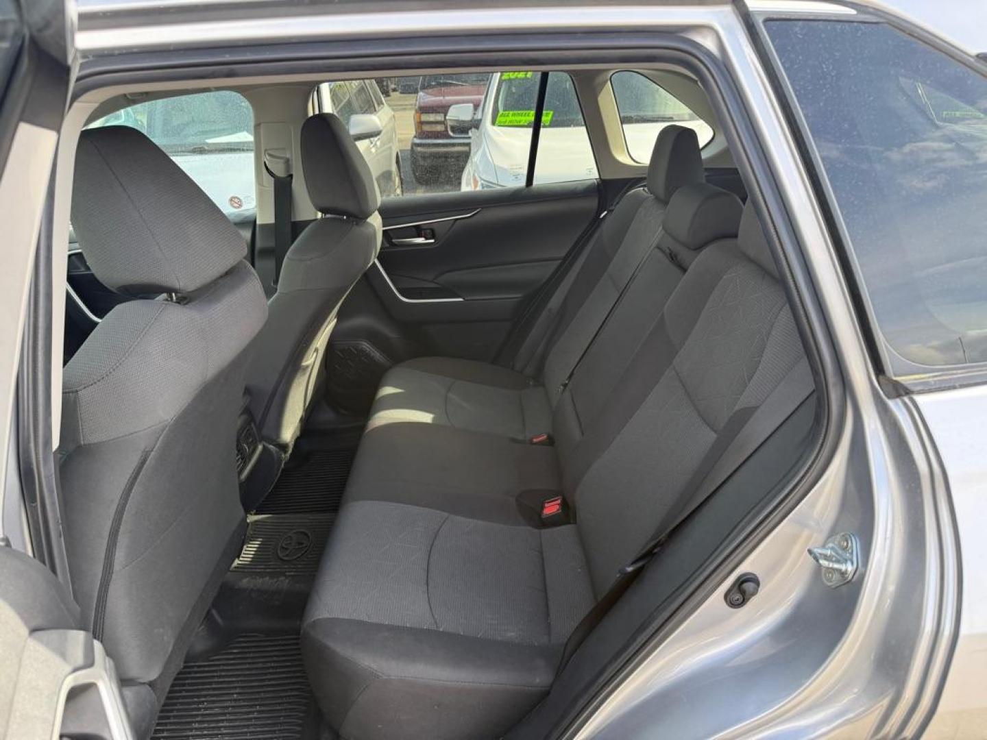 2023 SILVER TOYOTA RAV4 XLE XLE (2T3P1RFV3PC) with an 2.5L engine, Automatic transmission, located at 929 East 8th Ave, Anchorage, AK, 99501, (907) 274-2277, 61.214783, -149.866074 - Photo#3