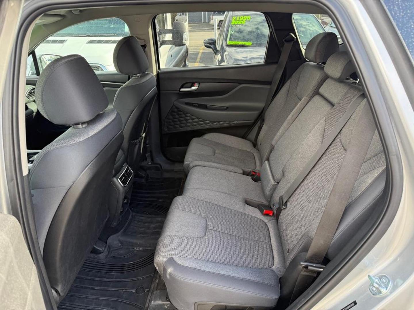 2023 SILVER HYUNDAI SANTA FE SEL SEL (5NMS2DAJ6PH) with an 2.5L engine, Automatic transmission, located at 929 East 8th Ave, Anchorage, AK, 99501, (907) 274-2277, 61.214783, -149.866074 - Photo#3