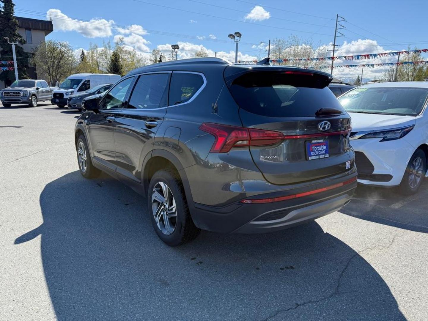 2023 GRAY HYUNDAI SANTA FE SEL SEL (5NMS2DAJ3PH) with an 2.5L engine, Automatic transmission, located at 929 East 8th Ave, Anchorage, AK, 99501, (907) 274-2277, 61.214783, -149.866074 - Photo#2