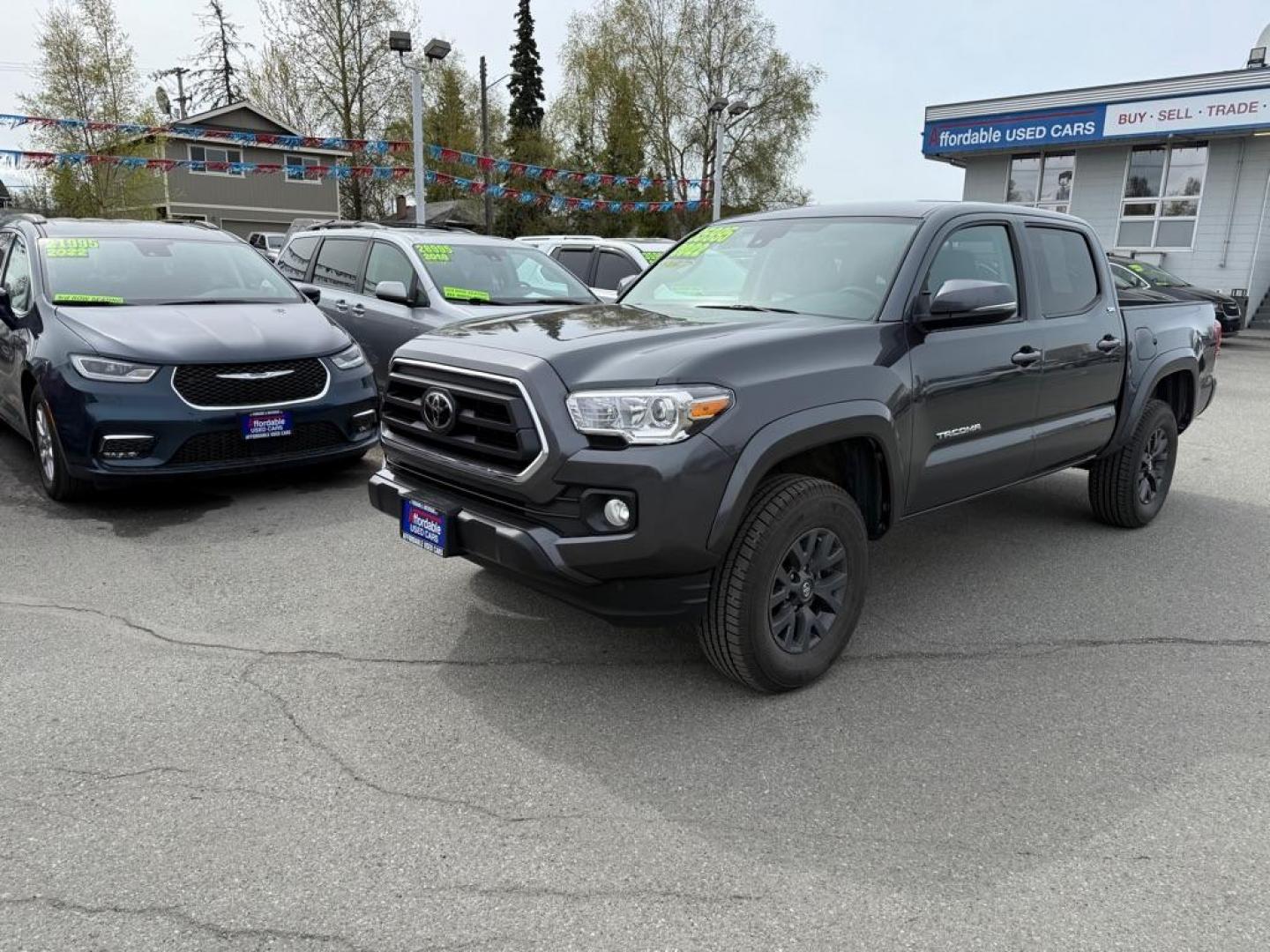 2022 GRAY TOYOTA TACOMA DOUBLE CAB (3TMCZ5AN5NM) with an 3.5L engine, Automatic transmission, located at 929 East 8th Ave, Anchorage, AK, 99501, (907) 274-2277, 61.214783, -149.866074 - Photo#0