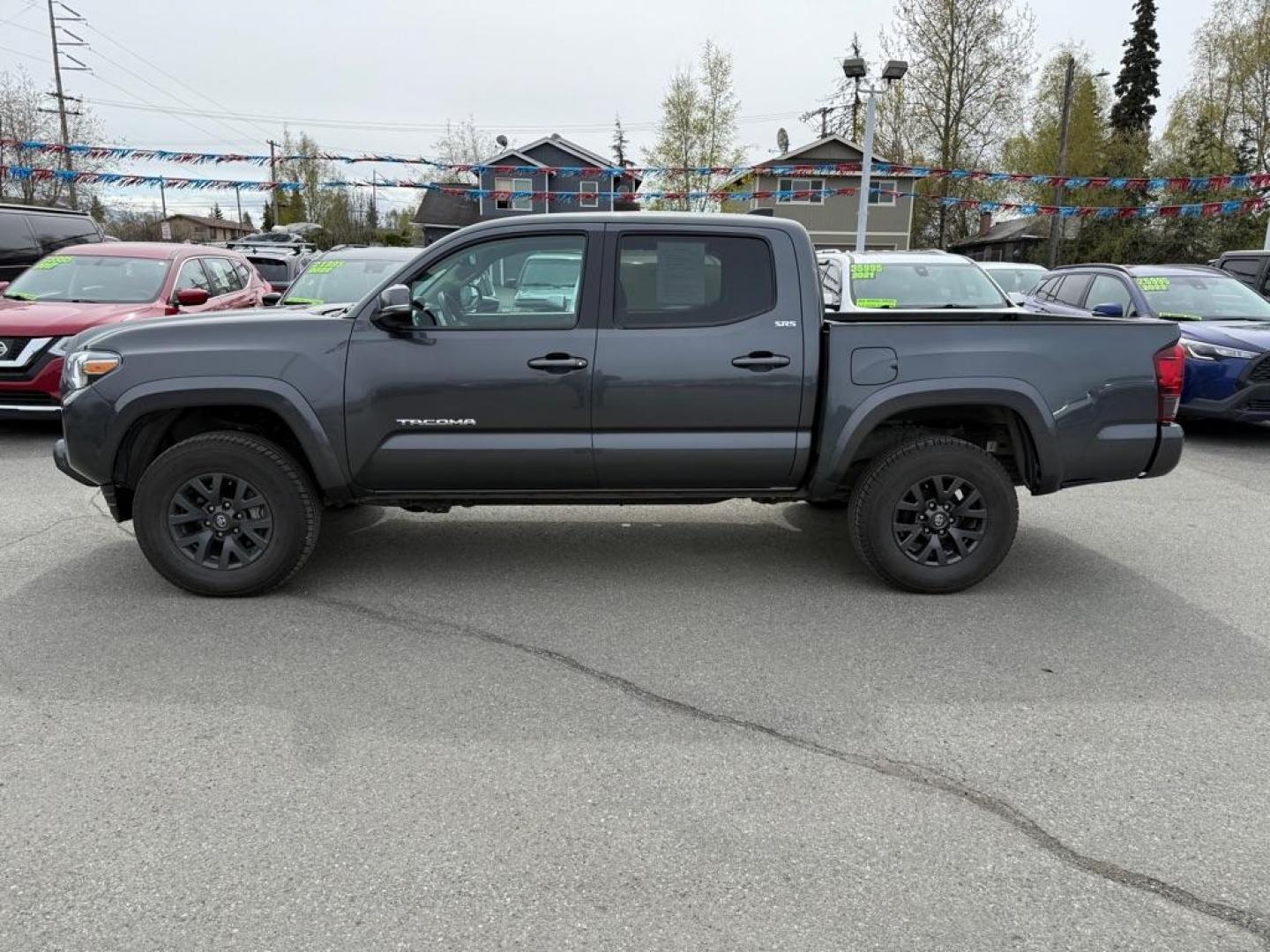 2022 GRAY TOYOTA TACOMA DOUBLE CAB (3TMCZ5AN5NM) with an 3.5L engine, Automatic transmission, located at 929 East 8th Ave, Anchorage, AK, 99501, (907) 274-2277, 61.214783, -149.866074 - Photo#1