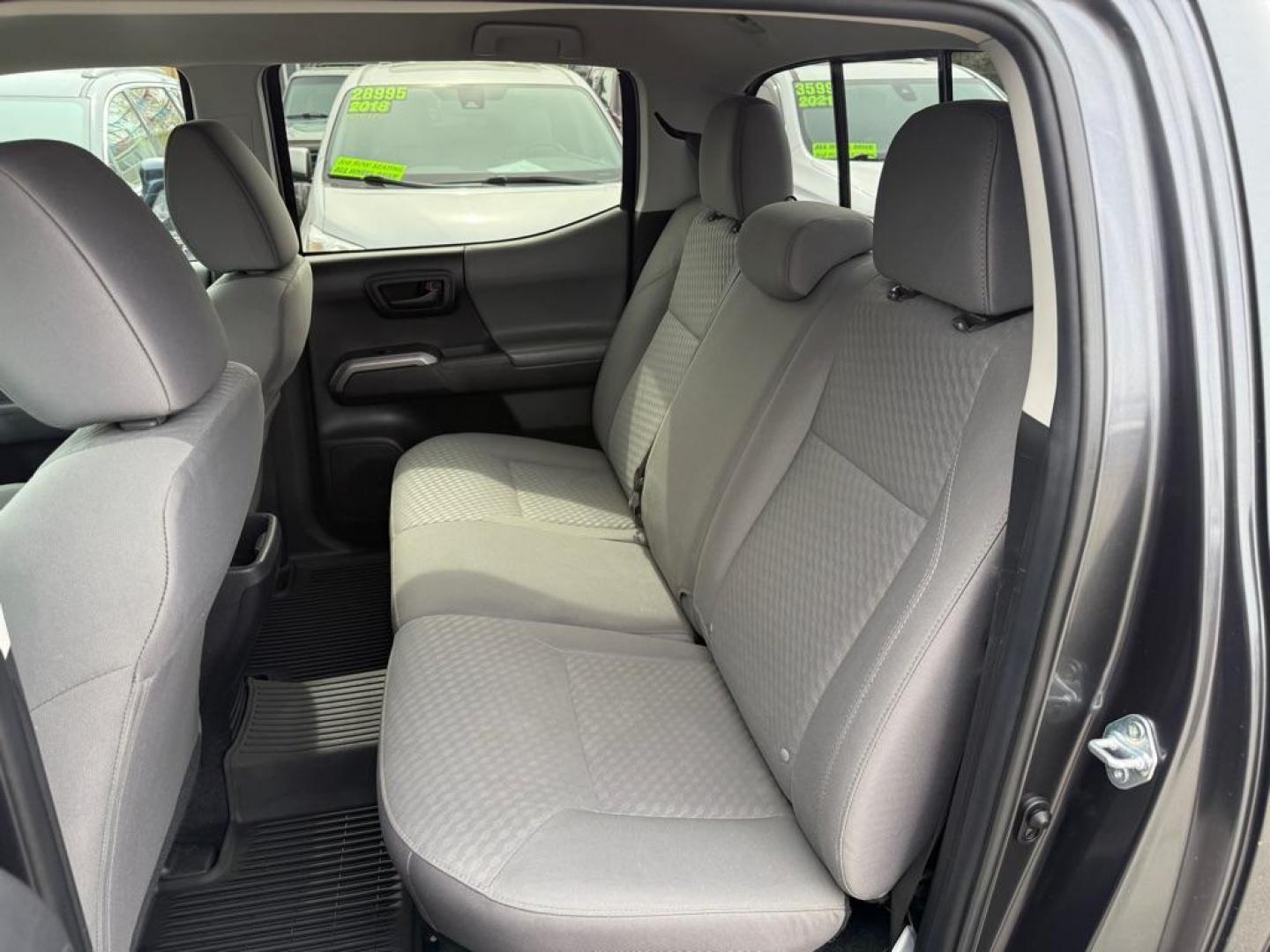 2022 GRAY TOYOTA TACOMA DOUBLE CAB (3TMCZ5AN5NM) with an 3.5L engine, Automatic transmission, located at 929 East 8th Ave, Anchorage, AK, 99501, (907) 274-2277, 61.214783, -149.866074 - Photo#3