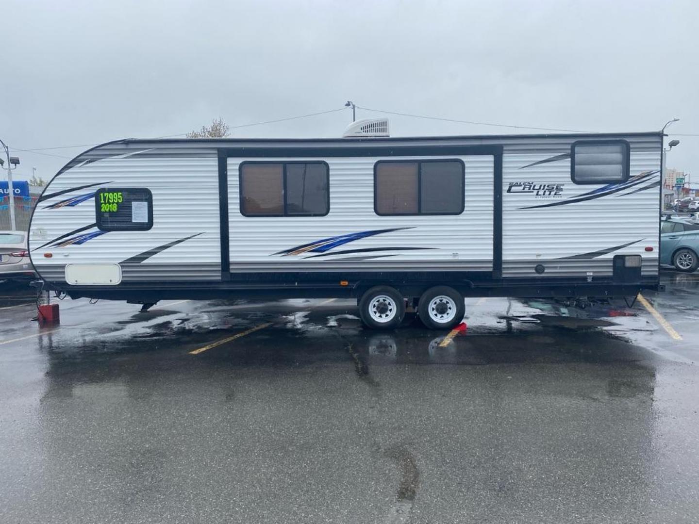 2018 SILVER FOREST RIVER CRUISE LITE 263 BH XL (4X4TSMB2XJ7) , Automatic transmission, located at 929 East 8th Ave, Anchorage, AK, 99501, (907) 274-2277, 61.214783, -149.866074 - Photo#1