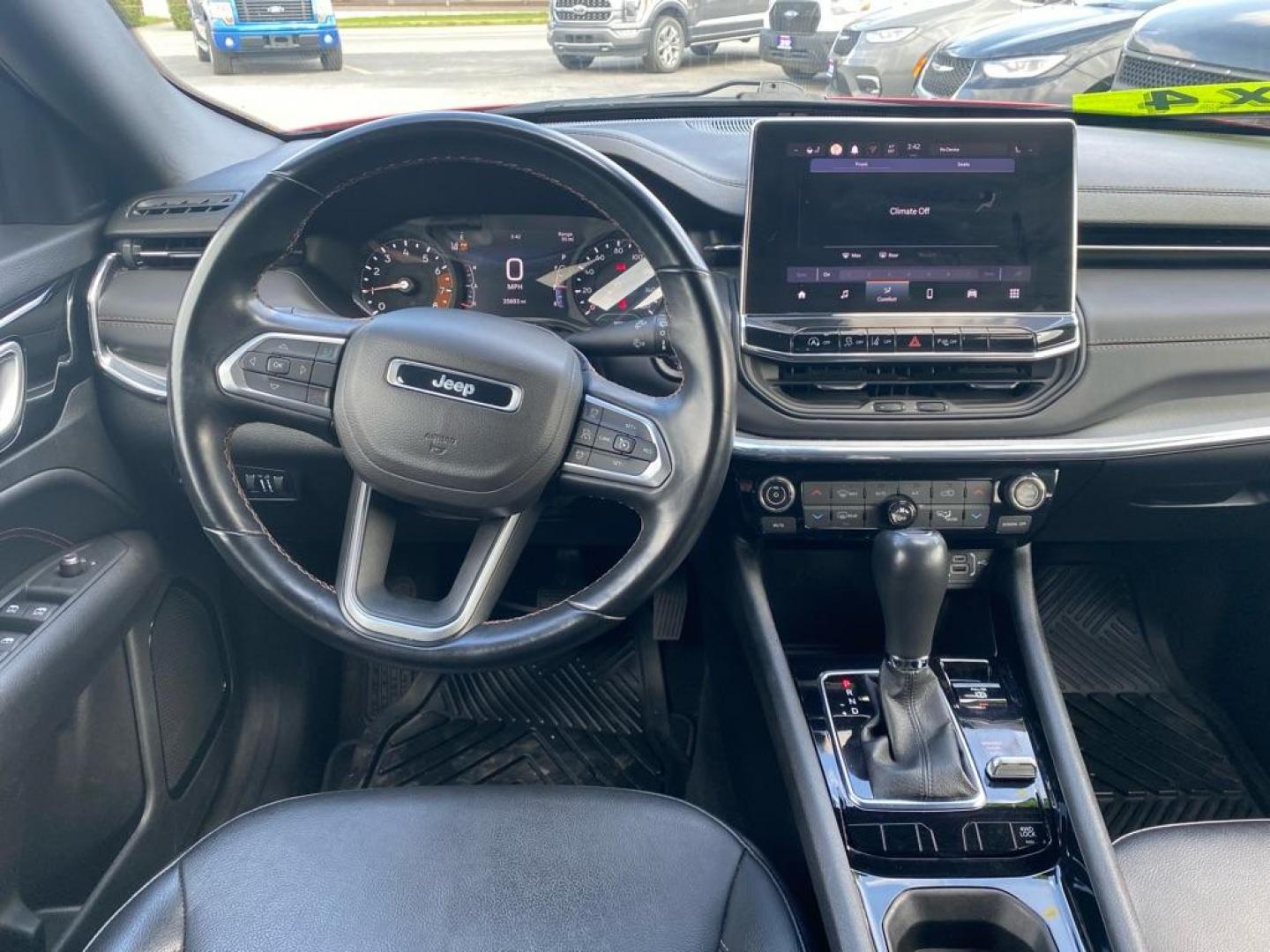 2022 RED JEEP COMPASS LIMITED (3C4NJDCB8NT) with an 2.4L engine, Automatic transmission, located at 929 East 8th Ave, Anchorage, AK, 99501, (907) 274-2277, 61.214783, -149.866074 - Photo#4