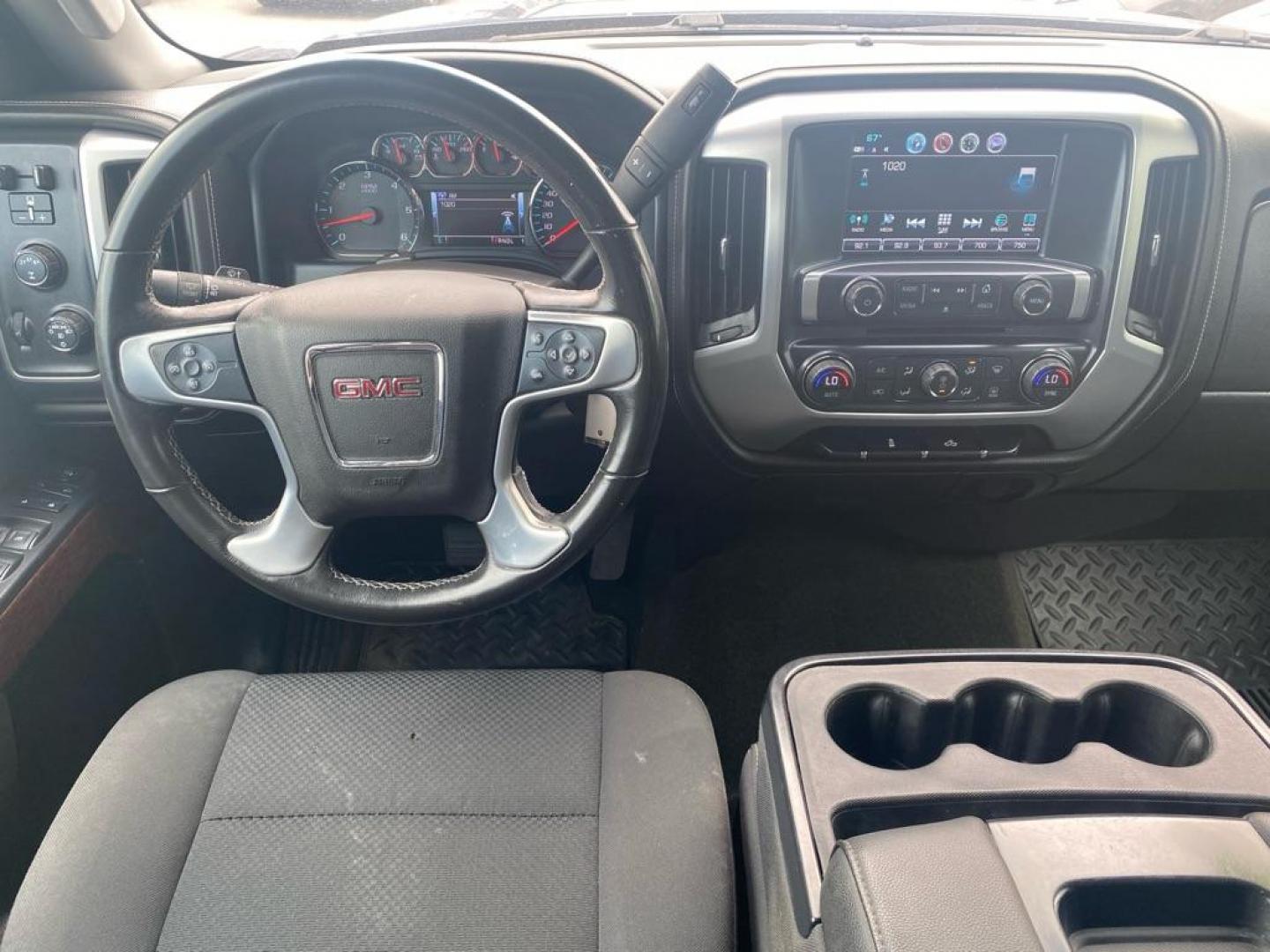2018 BLUE GMC SIERRA 2500 SLE (1GT12SEG7JF) with an 6.0L engine, Automatic transmission, located at 929 East 8th Ave, Anchorage, AK, 99501, (907) 274-2277, 61.214783, -149.866074 - Photo#4