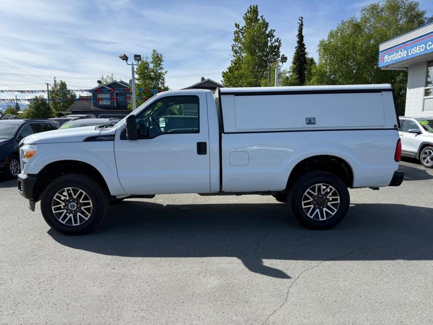 2015 WHITE FORD F250 SUPER DUTY (1FTBF2B6XFE) with an 6.2L engine, Automatic transmission, located at 929 East 8th Ave, Anchorage, AK, 99501, (907) 274-2277, 61.214783, -149.866074 - Photo#1