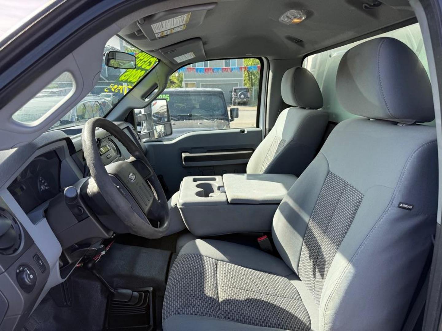 2015 WHITE FORD F250 SUPER DUTY (1FTBF2B6XFE) with an 6.2L engine, Automatic transmission, located at 929 East 8th Ave, Anchorage, AK, 99501, (907) 274-2277, 61.214783, -149.866074 - Photo#3