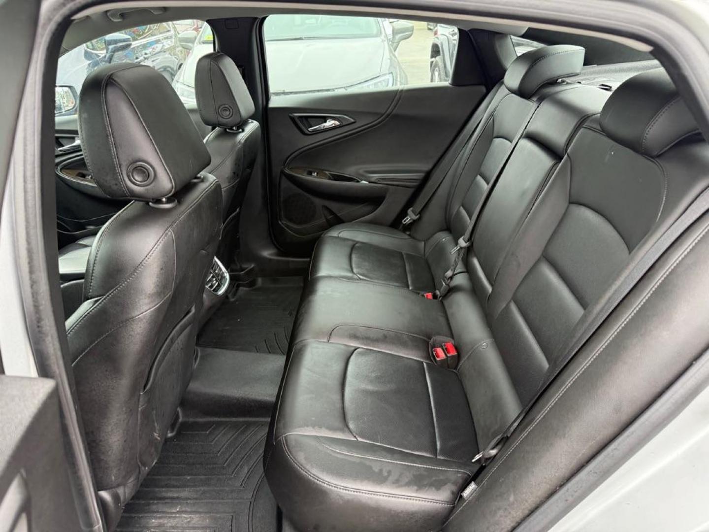 2016 SILVER CHEVROLET MALIBU PREMIER (1G1ZH5SX4GF) with an 2.0L engine, Automatic transmission, located at 929 East 8th Ave, Anchorage, AK, 99501, (907) 274-2277, 61.214783, -149.866074 - Photo#2
