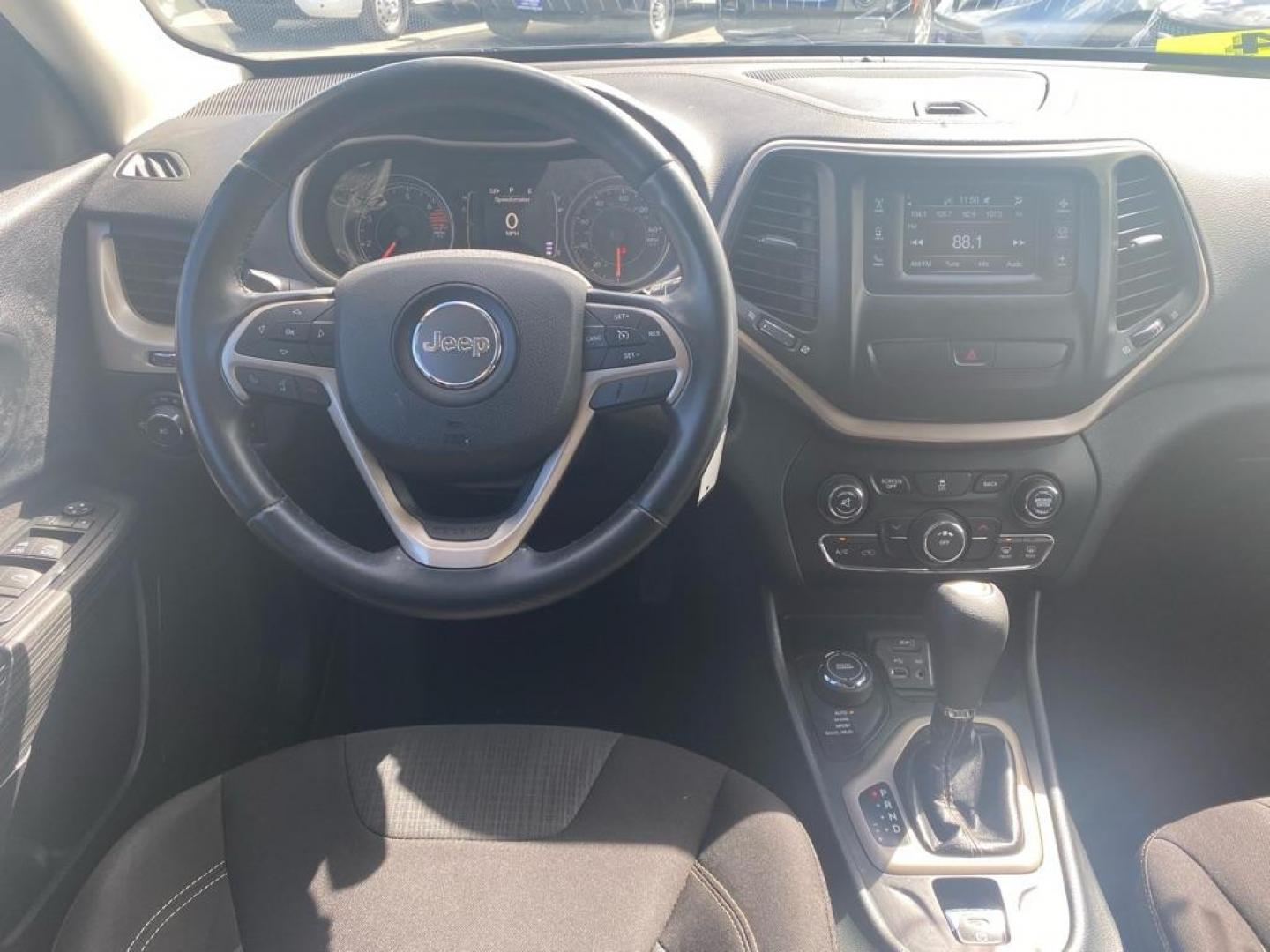 2016 BROWN JEEP CHEROKEE LATITUDE (1C4PJMCB2GW) with an 2.4L engine, Automatic transmission, located at 929 East 8th Ave, Anchorage, AK, 99501, (907) 274-2277, 61.214783, -149.866074 - Photo#4