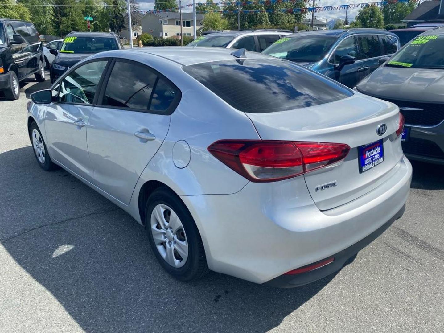2018 SILVER KIA FORTE LX (3KPFK4A70JE) with an 2.0L engine, Automatic transmission, located at 929 East 8th Ave, Anchorage, AK, 99501, (907) 274-2277, 61.214783, -149.866074 - Photo#2