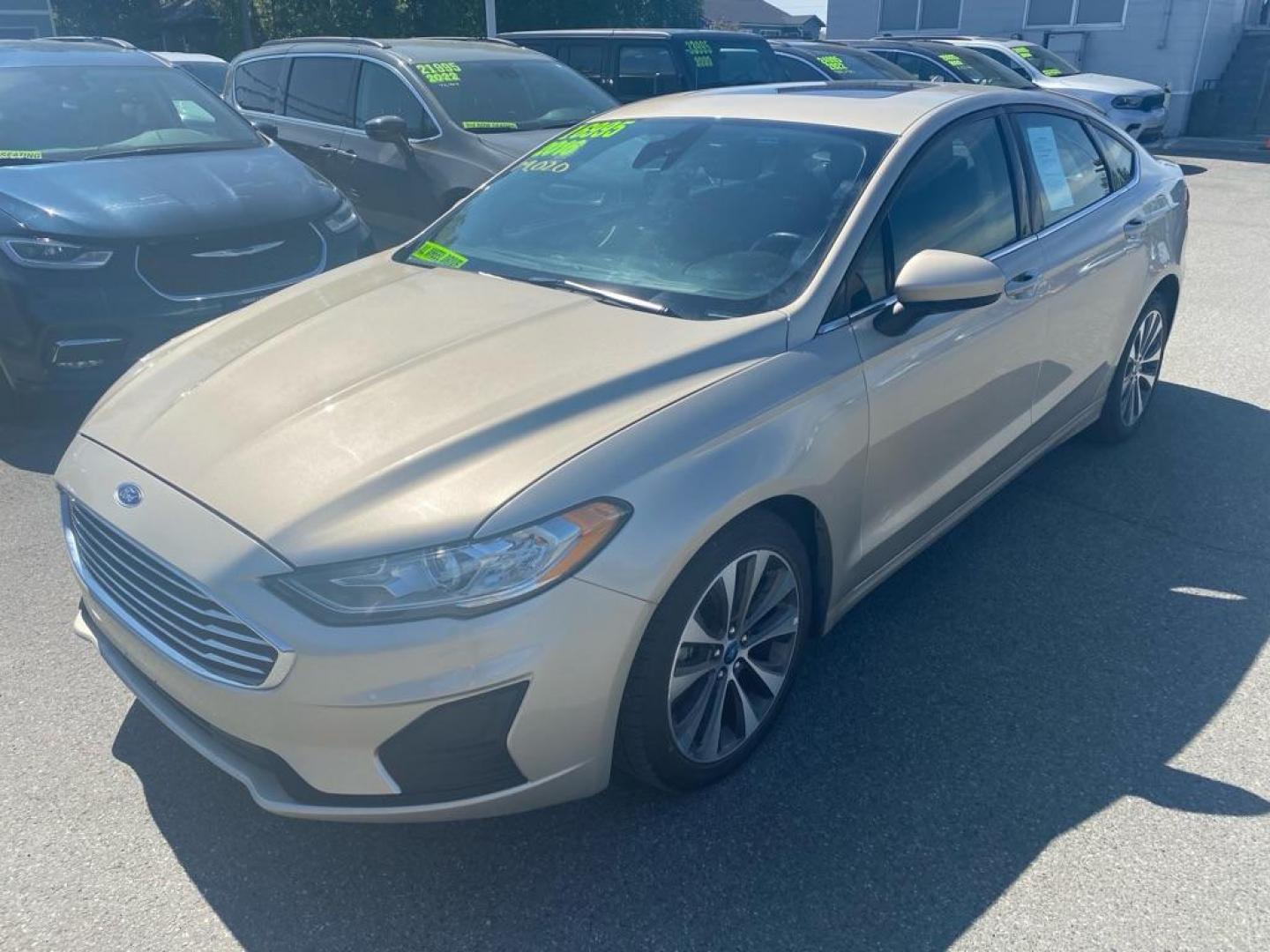 2019 GOLD FORD FUSION SE (3FA6P0T95KR) with an 2.0L engine, Automatic transmission, located at 929 East 8th Ave, Anchorage, AK, 99501, (907) 274-2277, 61.214783, -149.866074 - Photo#0