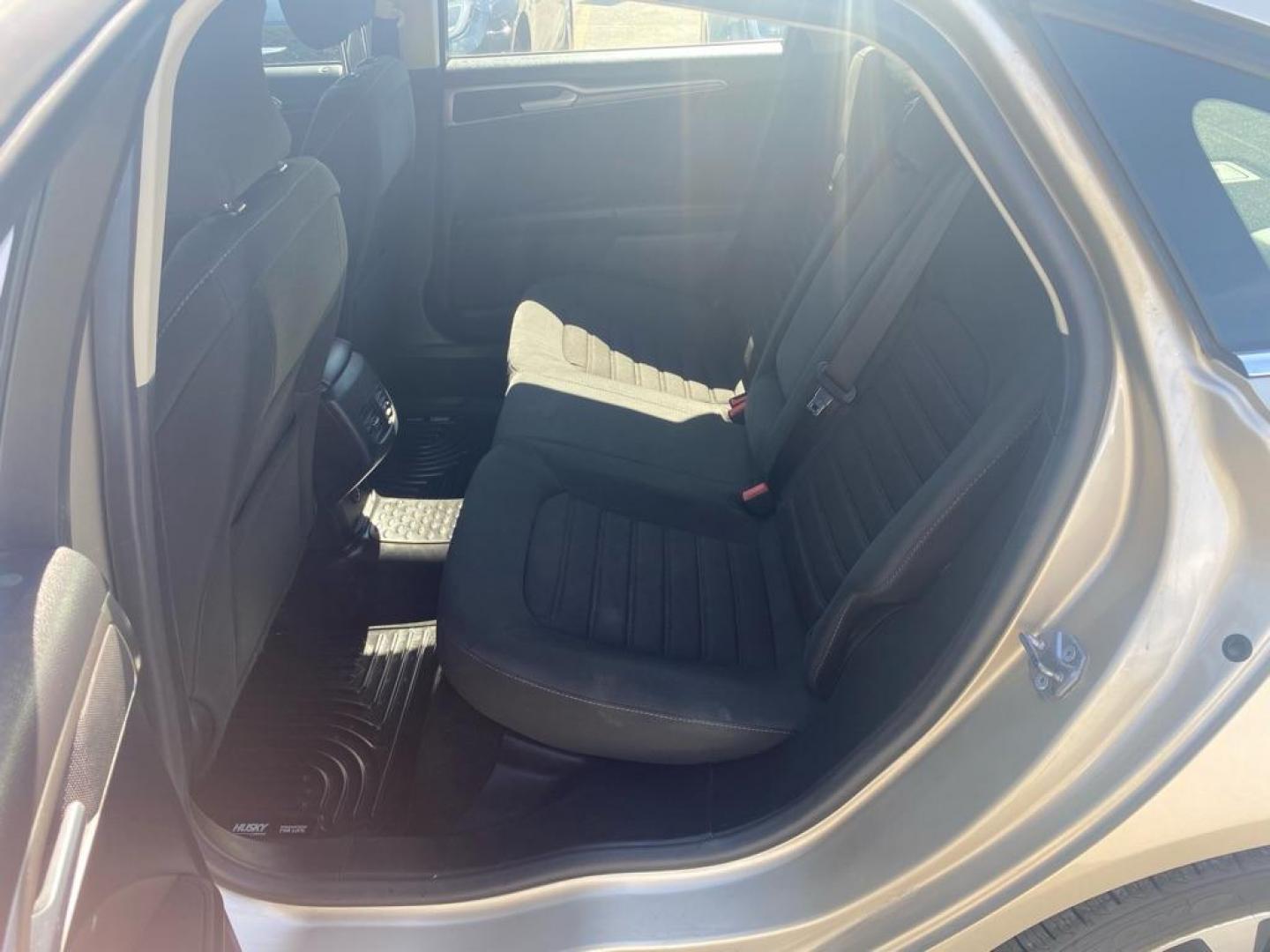 2019 GOLD FORD FUSION SE (3FA6P0T95KR) with an 2.0L engine, Automatic transmission, located at 929 East 8th Ave, Anchorage, AK, 99501, (907) 274-2277, 61.214783, -149.866074 - Photo#3