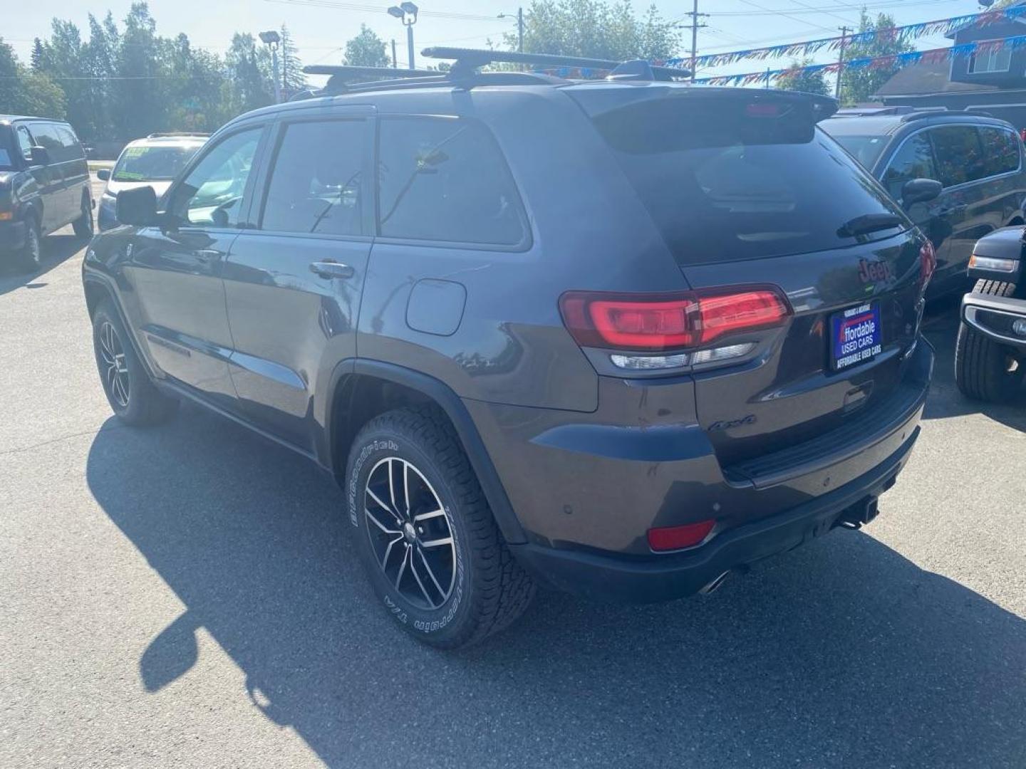 2017 GRAY JEEP GRAND CHEROKEE TRAILHAWK (1C4RJFLG0HC) with an 3.6L engine, Automatic transmission, located at 929 East 8th Ave, Anchorage, AK, 99501, (907) 274-2277, 61.214783, -149.866074 - Photo#2