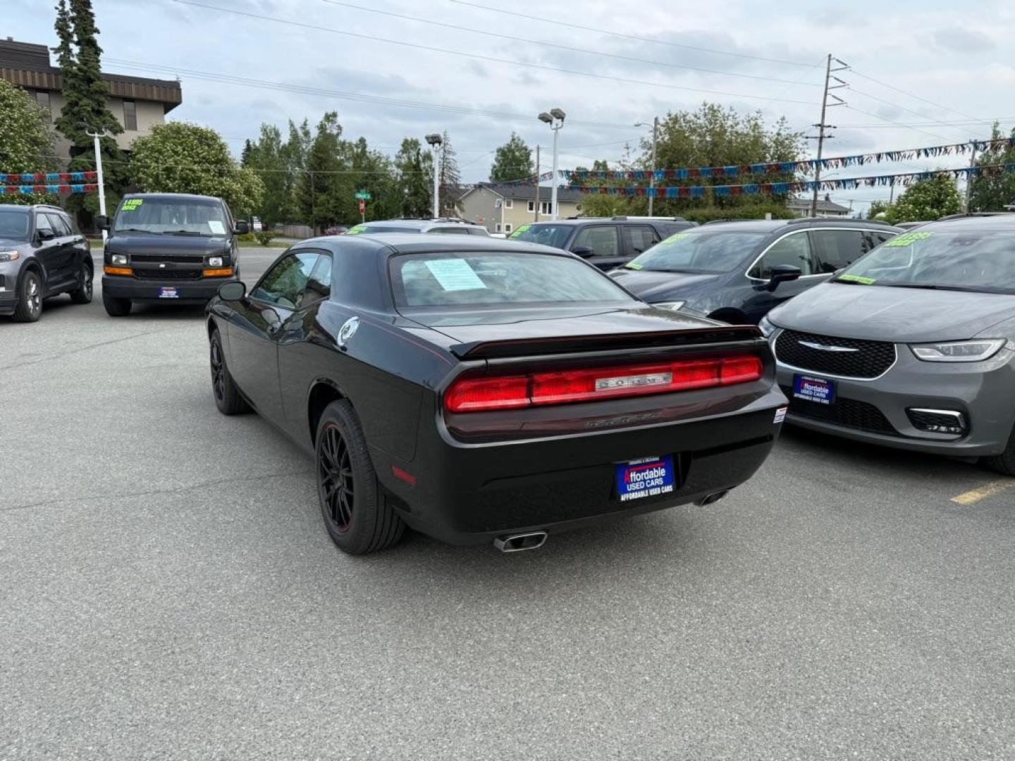 2010 BLACK DODGE CHALLENGER MOPAR EDITION R/T (2B3CJ5DT6AH) with an 5.7L engine, Automatic transmission, located at 929 East 8th Ave, Anchorage, AK, 99501, (907) 274-2277, 61.214783, -149.866074 - Photo#2