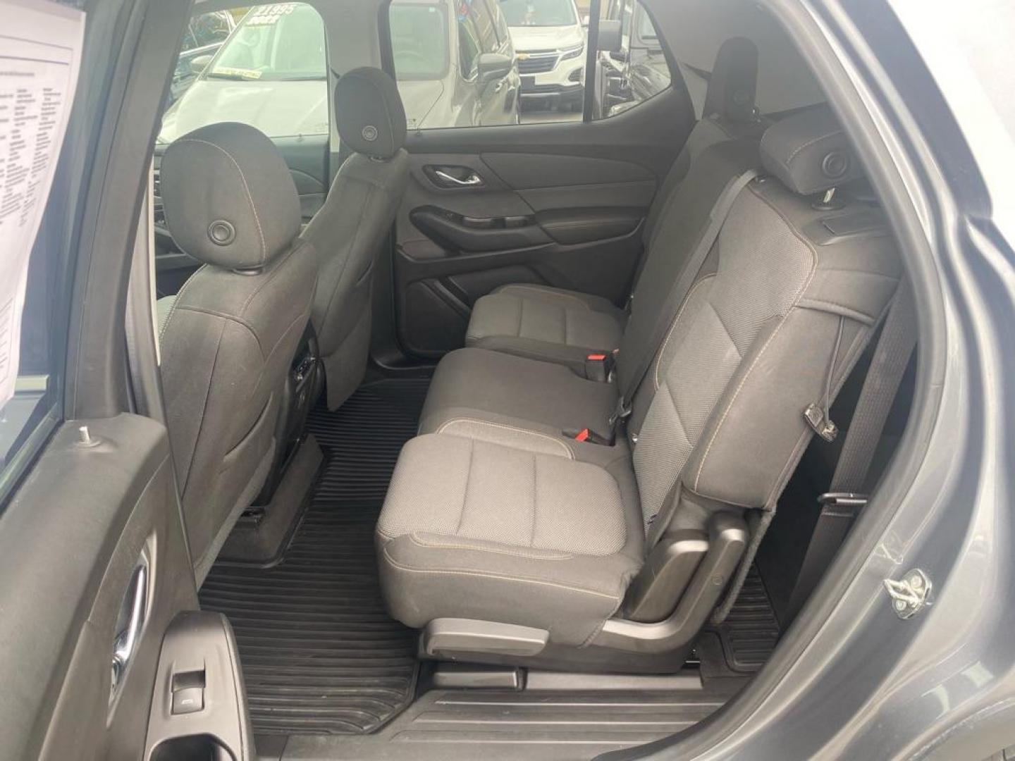 2018 BLUE CHEVROLET TRAVERSE LT (1GNEVGKW5JJ) with an 3.6L engine, Automatic transmission, located at 929 East 8th Ave, Anchorage, AK, 99501, (907) 274-2277, 61.214783, -149.866074 - Photo#3