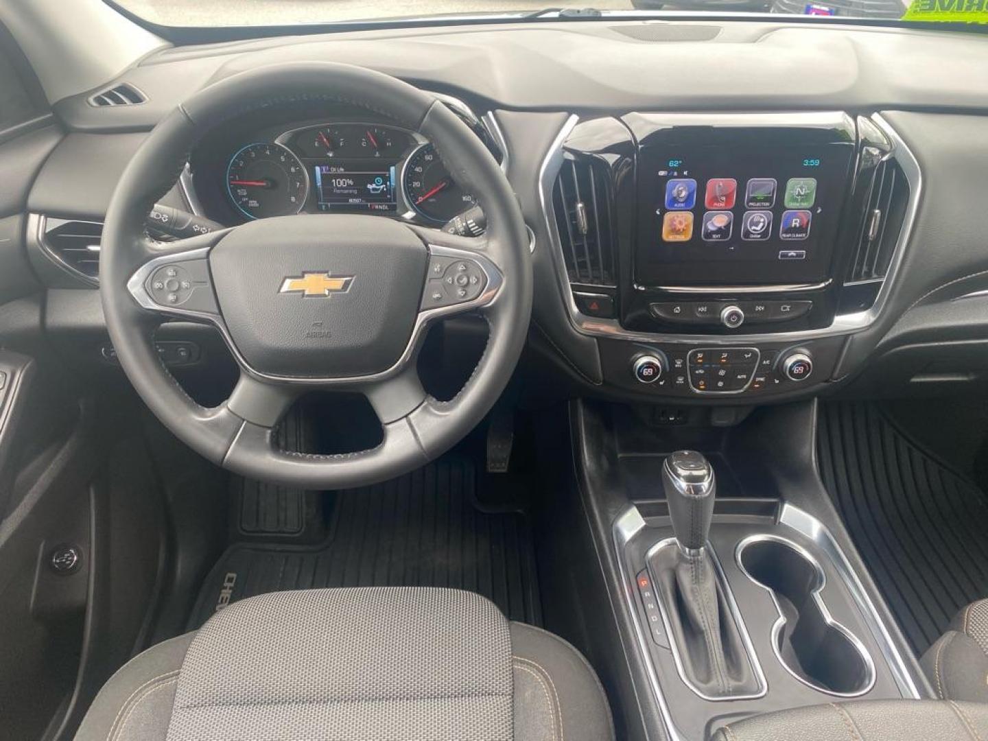 2018 BLUE CHEVROLET TRAVERSE LT (1GNEVGKW5JJ) with an 3.6L engine, Automatic transmission, located at 929 East 8th Ave, Anchorage, AK, 99501, (907) 274-2277, 61.214783, -149.866074 - Photo#4