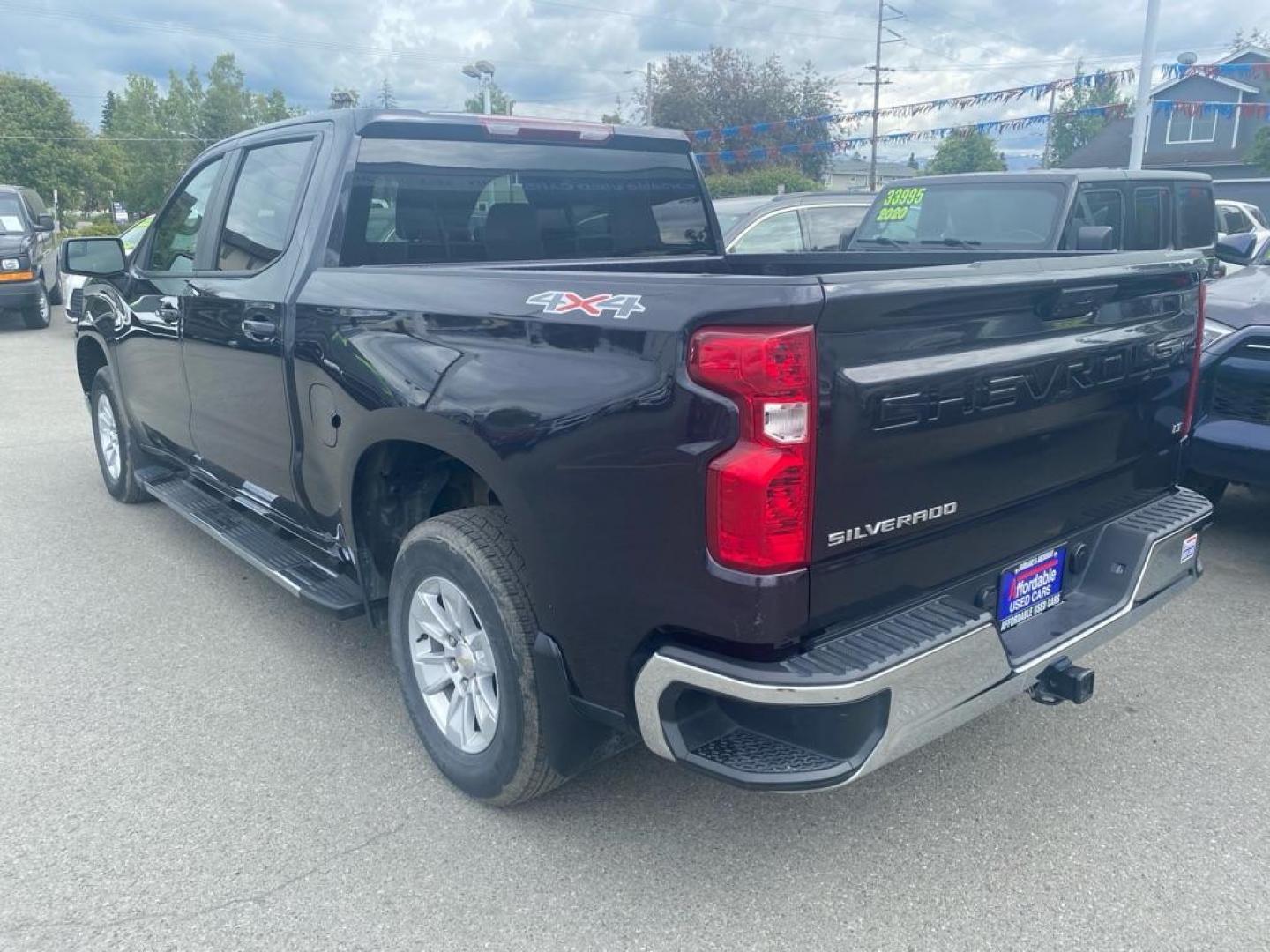 2023 GRAY CHEVROLET SILVERADO 1500 LT (2GCUDDED2P1) with an 5.3L engine, Automatic transmission, located at 929 East 8th Ave, Anchorage, AK, 99501, (907) 274-2277, 61.214783, -149.866074 - Photo#2