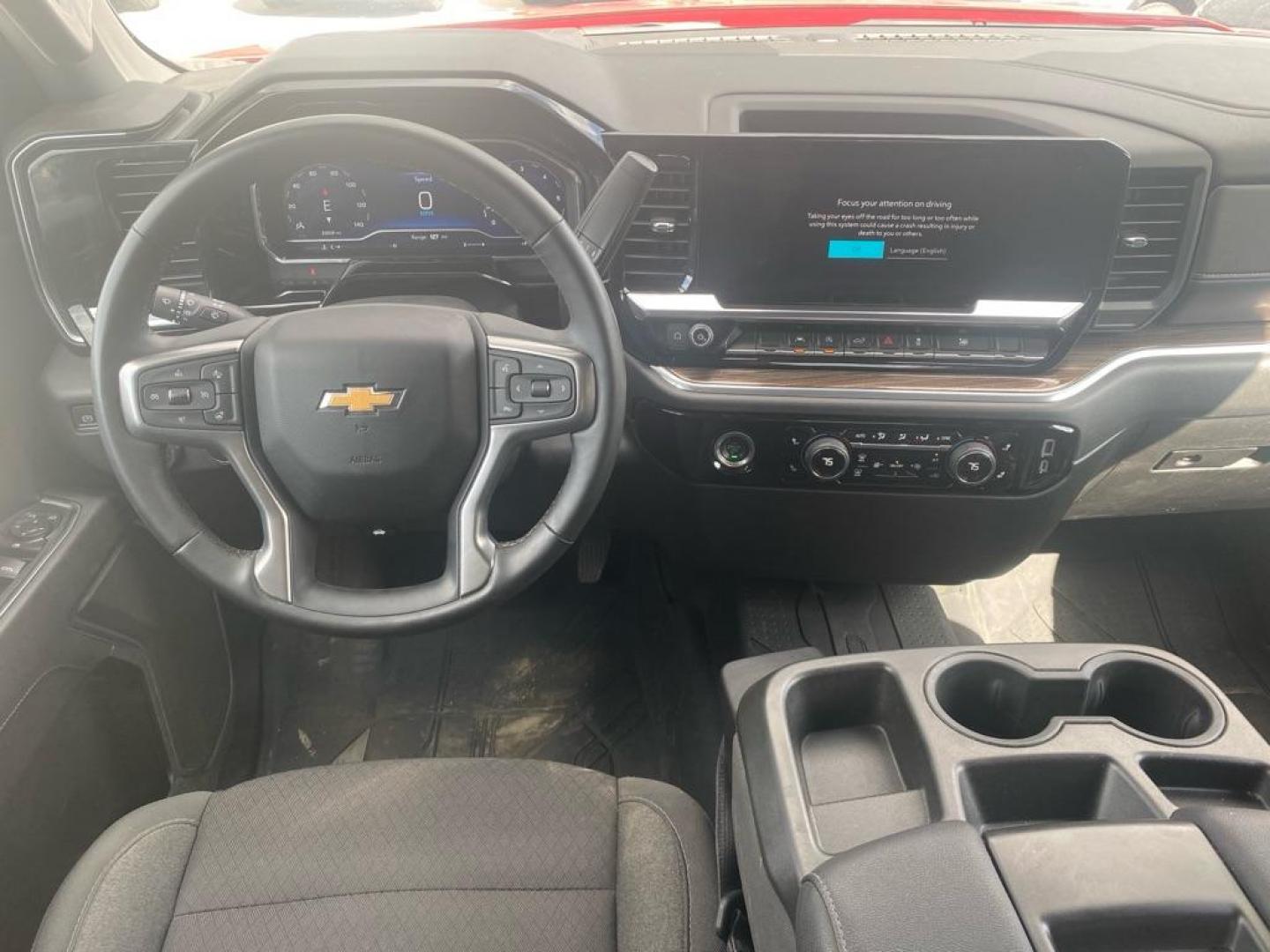 2023 RED CHEVROLET SILVERADO 1500 LT (1GCUDDED4PZ) with an 5.3L engine, Automatic transmission, located at 929 East 8th Ave, Anchorage, AK, 99501, (907) 274-2277, 61.214783, -149.866074 - Photo#4