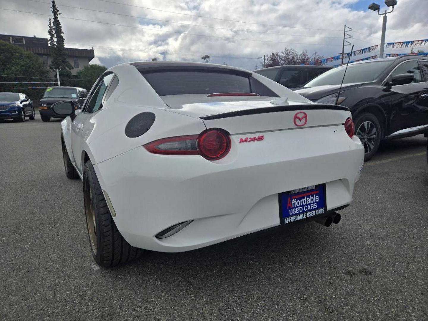 2017 WHITE MAZDA MX-5 MIATA CLUB (JM1NDAL79H0) with an 2.0L engine, 6-Speed Manual transmission, located at 929 East 8th Ave, Anchorage, AK, 99501, (907) 274-2277, 61.214783, -149.866074 - Photo#2