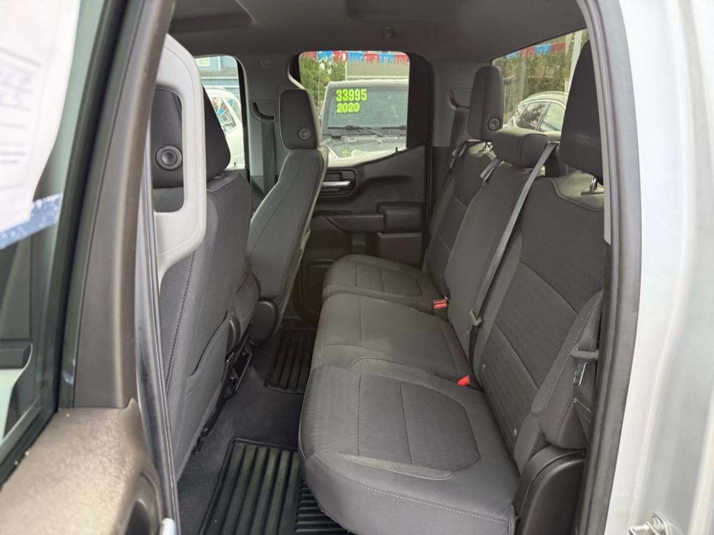 2020 SILVER CHEVROLET SILVERADO 1500 LT (1GCRYDED3LZ) with an 5.3L engine, Automatic transmission, located at 929 East 8th Ave, Anchorage, AK, 99501, (907) 274-2277, 61.214783, -149.866074 - Photo#3