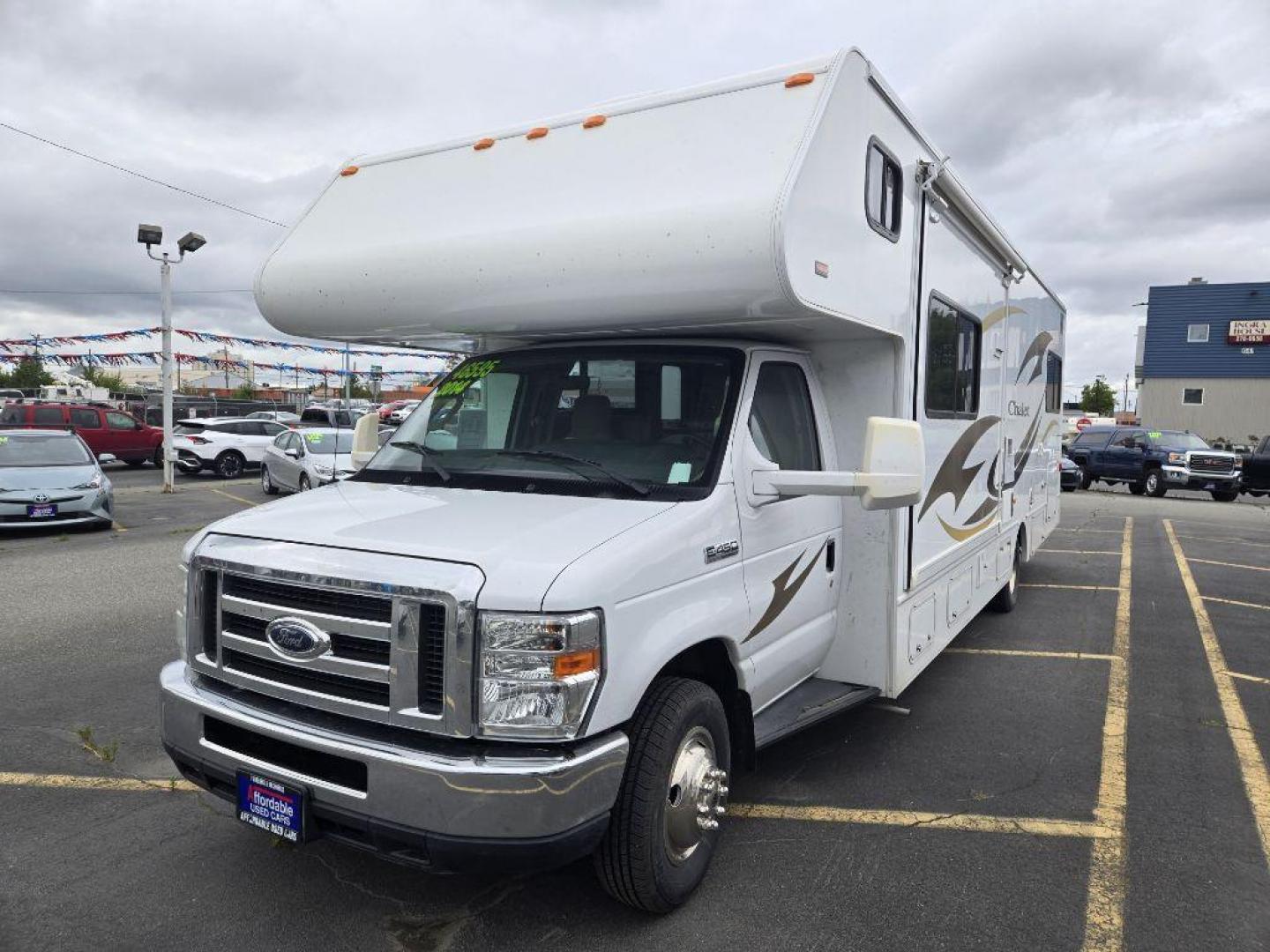 2013 FORD ECONOLINE E450 SUPER DUTY CUTAWAY VAN (1FDXE4FS7DD) with an 6.8L engine, Automatic transmission, located at 929 East 8th Ave, Anchorage, AK, 99501, (907) 274-2277, 61.214783, -149.866074 - Photo#0
