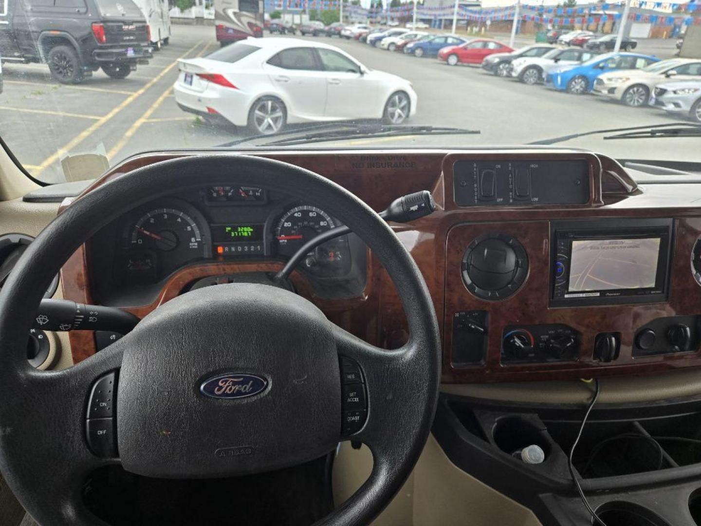 2013 FORD ECONOLINE E450 SUPER DUTY CUTAWAY VAN (1FDXE4FS7DD) with an 6.8L engine, Automatic transmission, located at 929 East 8th Ave, Anchorage, AK, 99501, (907) 274-2277, 61.214783, -149.866074 - Photo#4