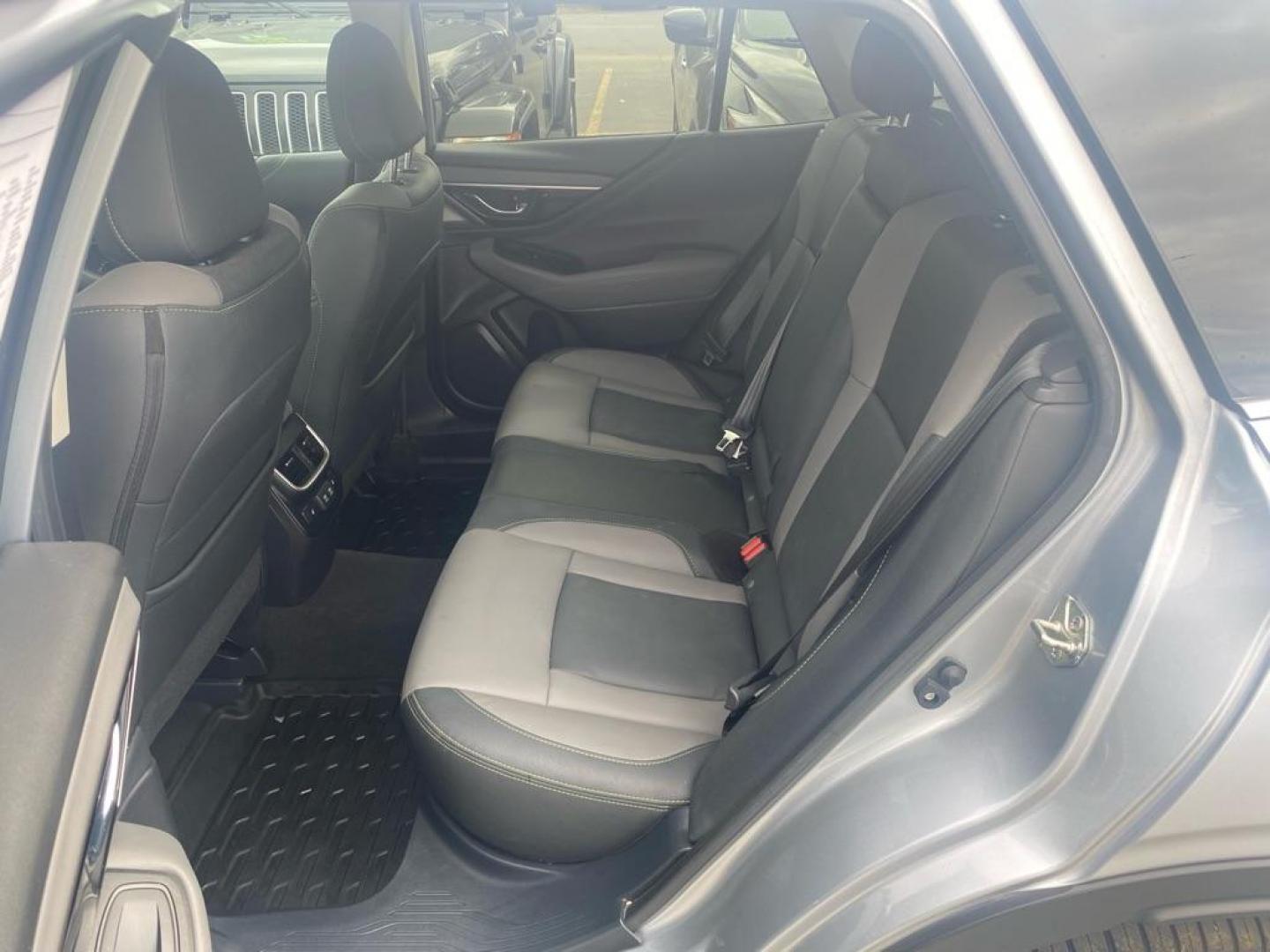 2020 SILVER SUBARU OUTBACK ONYX EDITION XT (4S4BTGKD2L3) with an 2.4L engine, Continuously Variable transmission, located at 929 East 8th Ave, Anchorage, AK, 99501, (907) 274-2277, 61.214783, -149.866074 - Photo#3